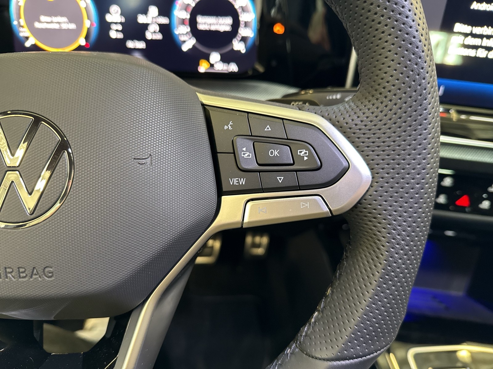 Volkswagen Golf Variant VIII 1.5 eTSI R-LINE FACELIFT CAM