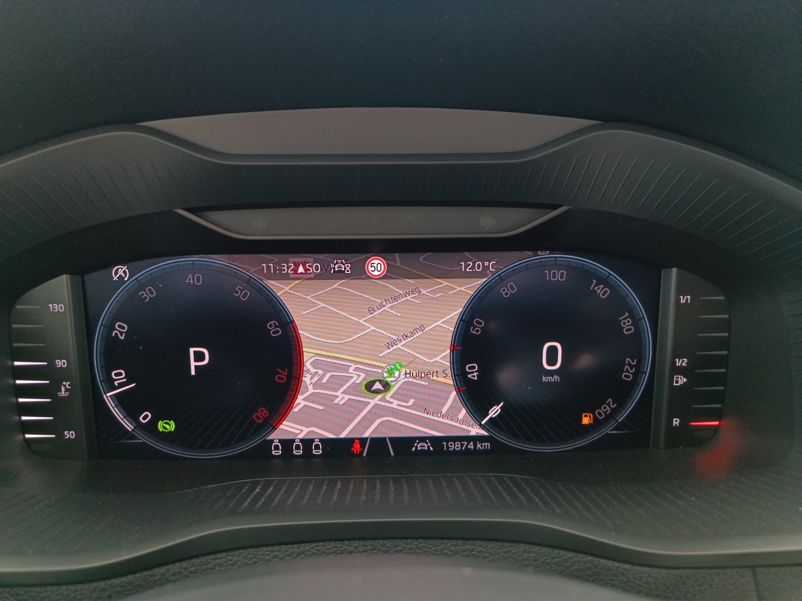 Skoda Karoq 1.5 SELECTION AHK CAM EKLAPPE NAVICOLUMBUS