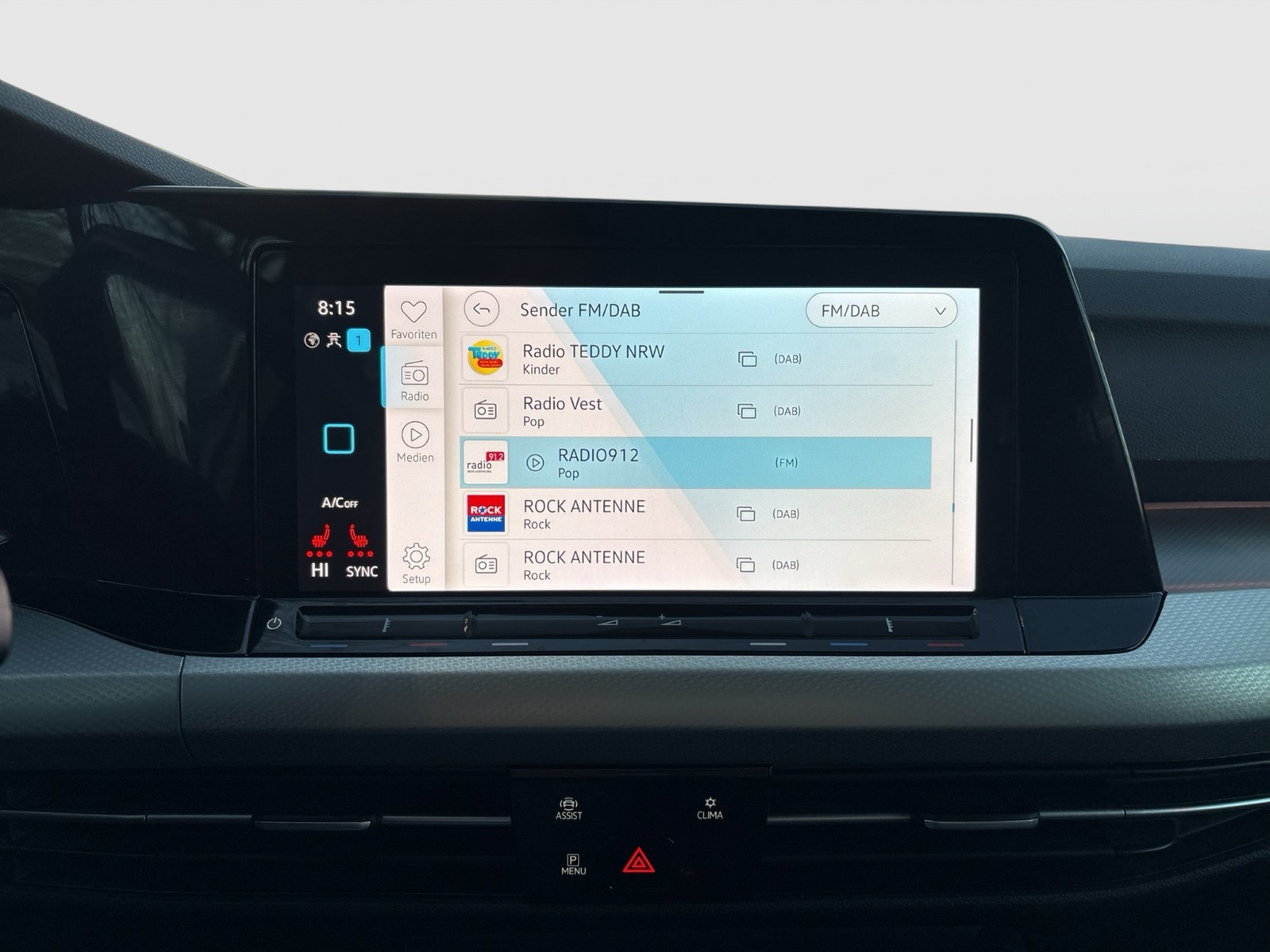 Volkswagen Golf VIII 1.0 eTSI MOVE STANDHZ. AHK CAM NAVI