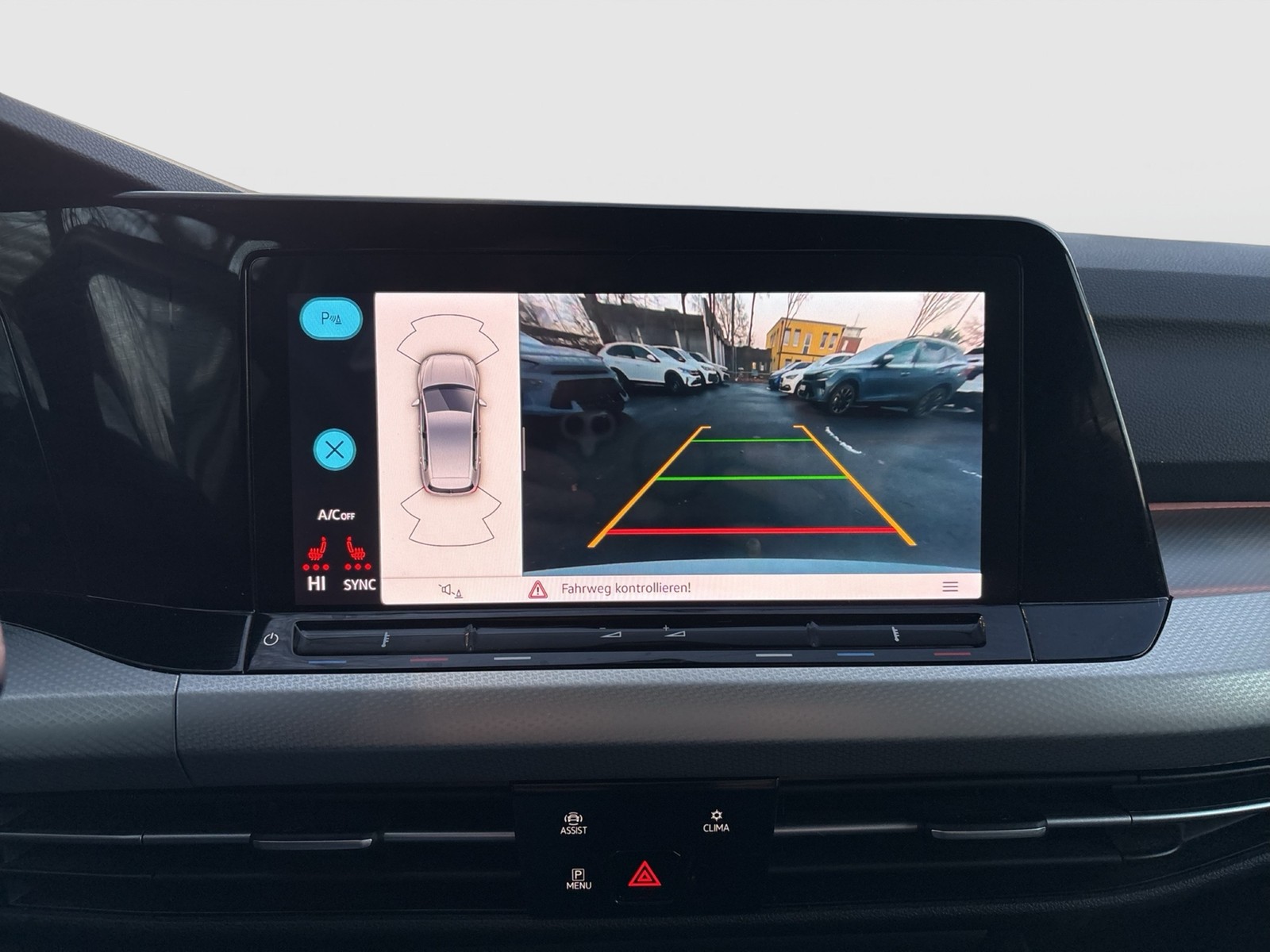 Volkswagen Golf VIII 1.0 eTSI MOVE STANDHZ. AHK CAM NAVI