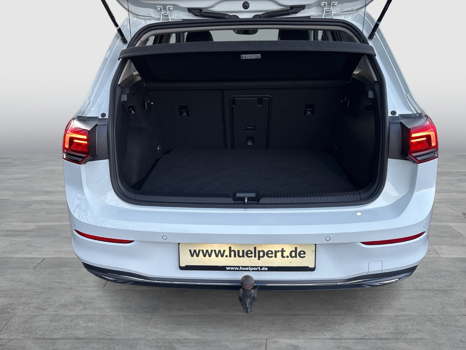 Volkswagen Golf VIII 1.0 eTSI MOVE STANDHZ. AHK CAM NAVI