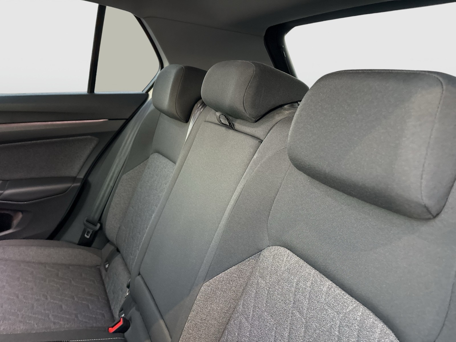 Volkswagen Golf VIII 1.0 eTSI MOVE STANDHZ. AHK CAM NAVI