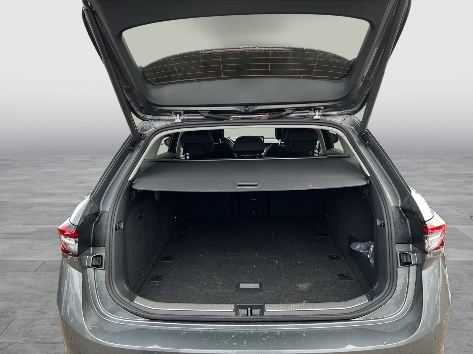 Skoda Superb Combi 2.0 SELECTION AHK CAM MATRIX HEADUP