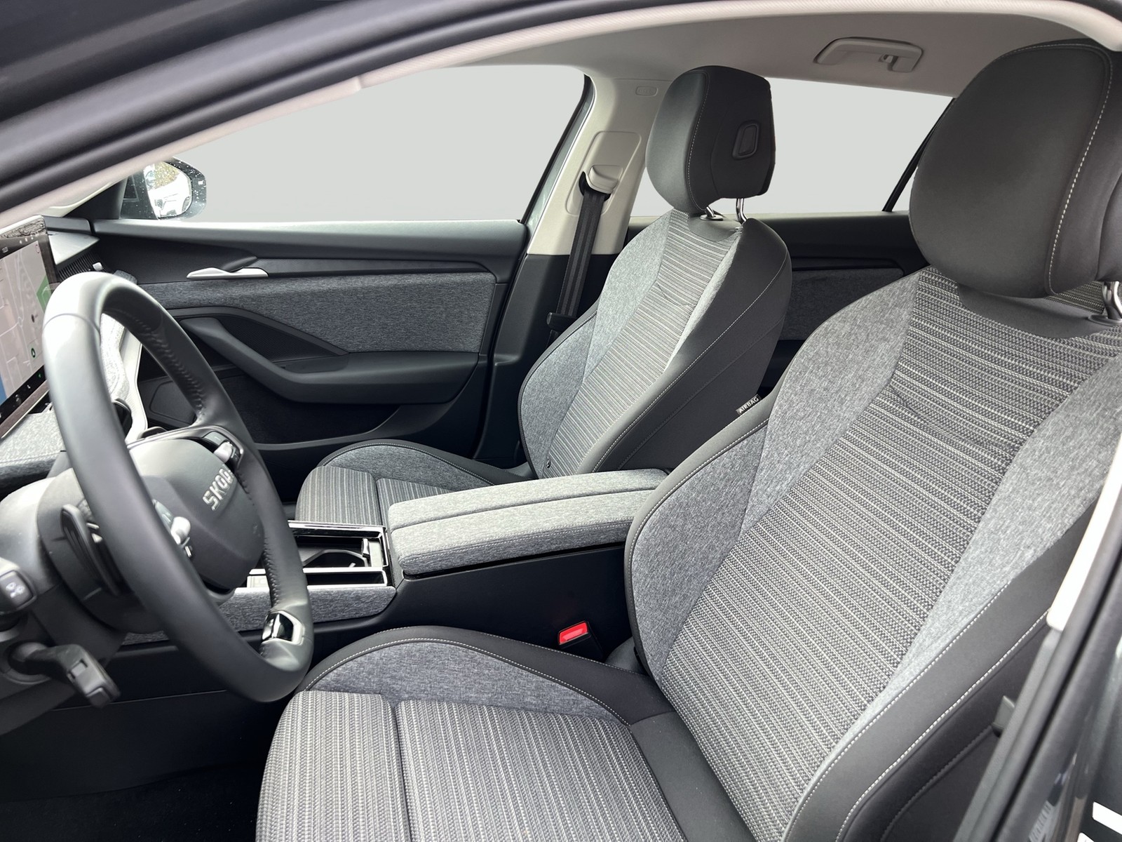 Skoda Superb Combi 2.0 SELECTION AHK CAM MATRIX HEADUP