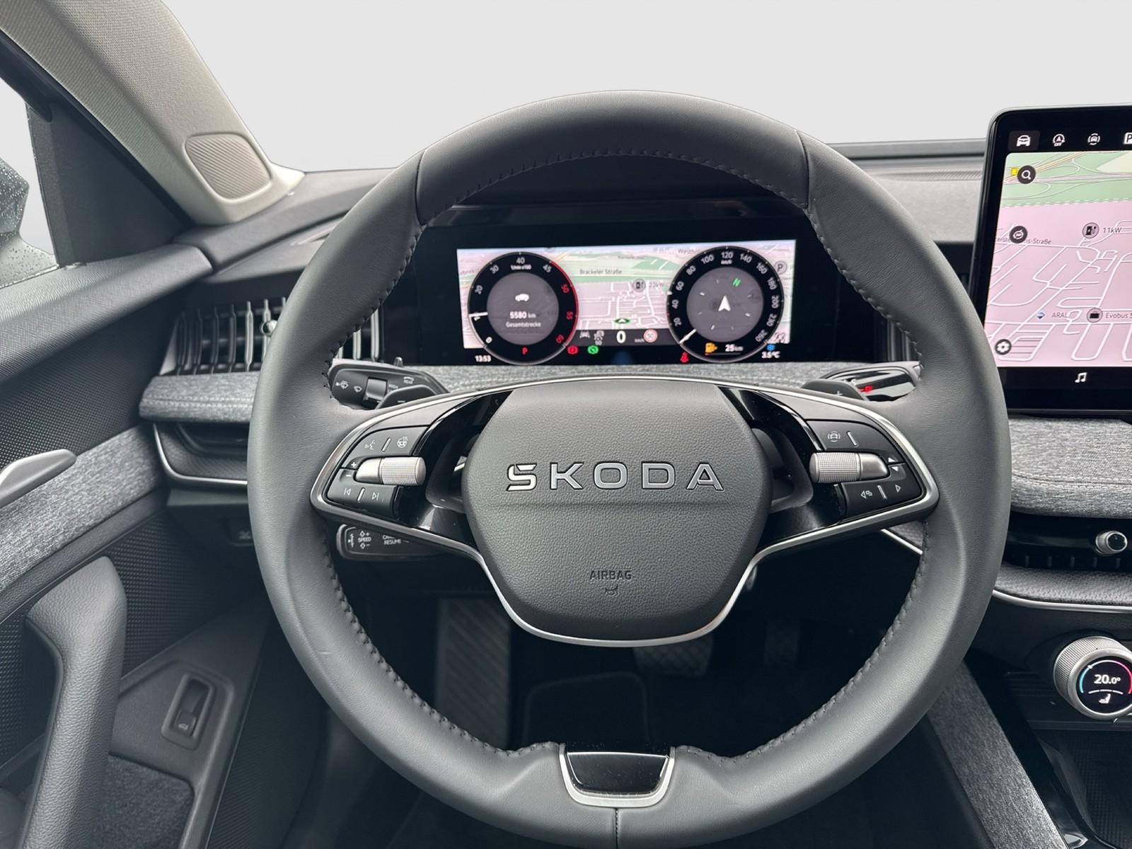 Skoda Superb Combi 2.0 SELECTION AHK CAM ACC MATRIXLED