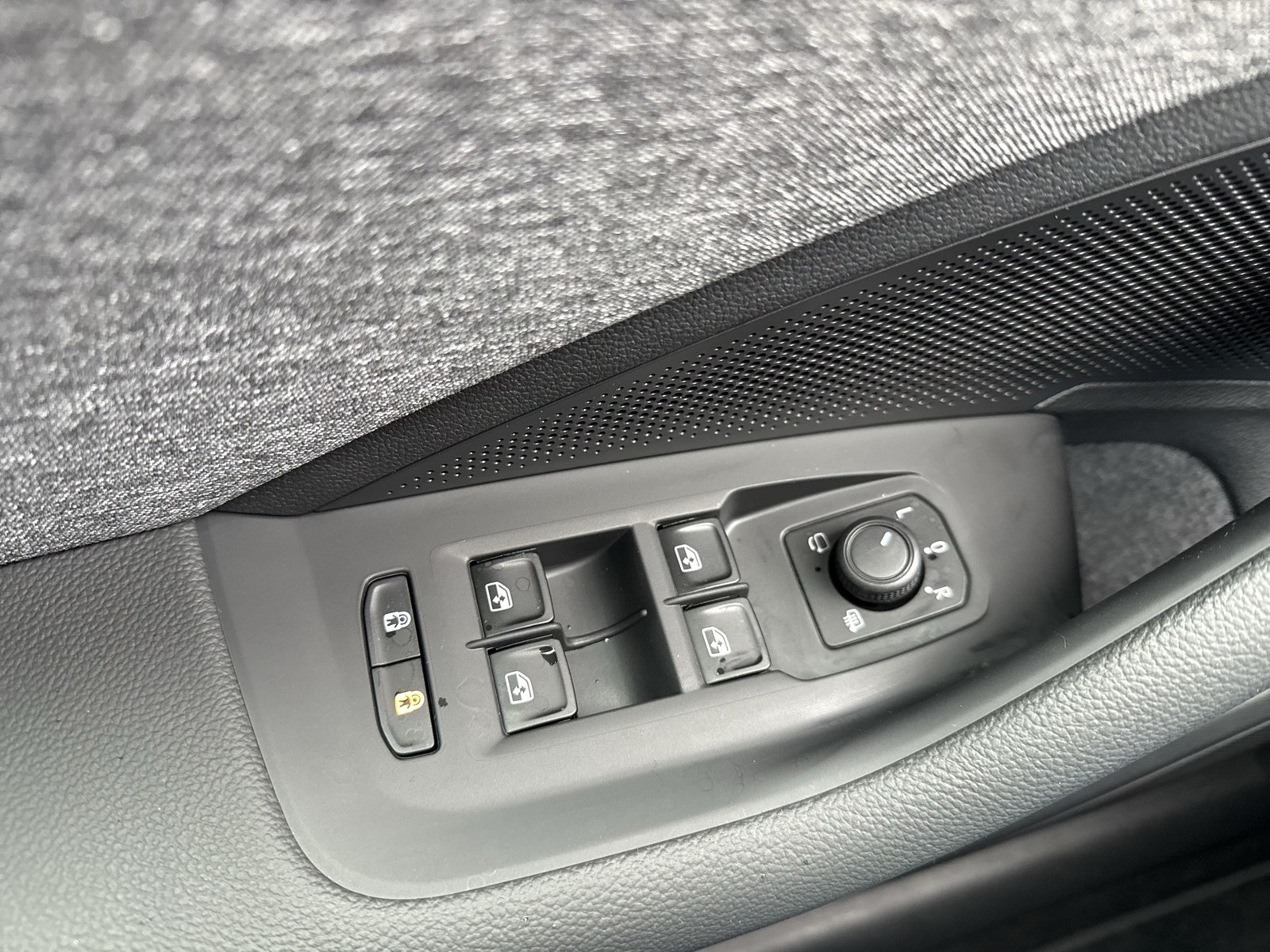 Skoda Superb Combi 2.0 SELECTION AHK CAM ACC MATRIXLED