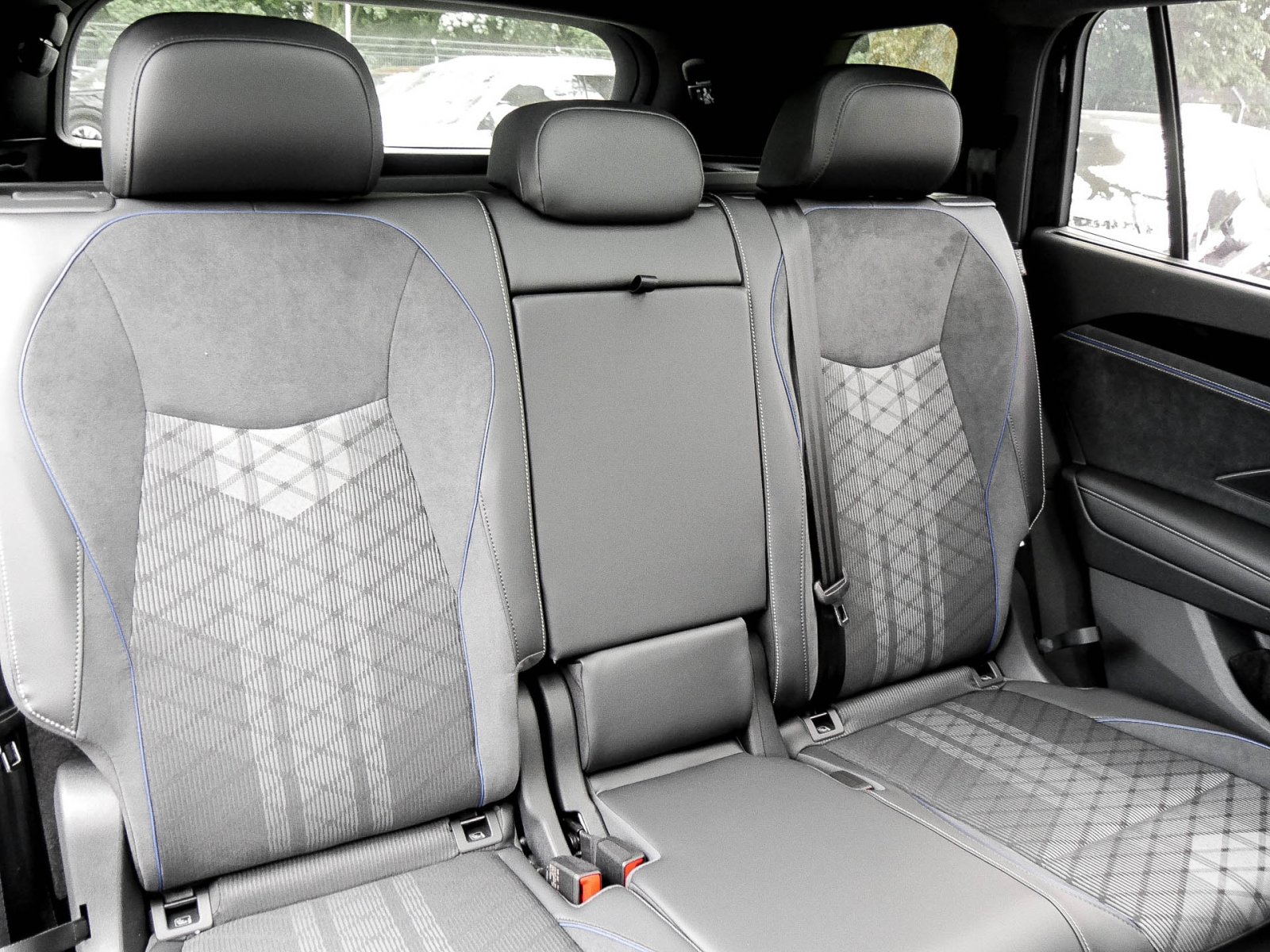 Volkswagen Tayron 2.0 TDI R-LINE DSG 7SITZE STANDHZG HEADUP