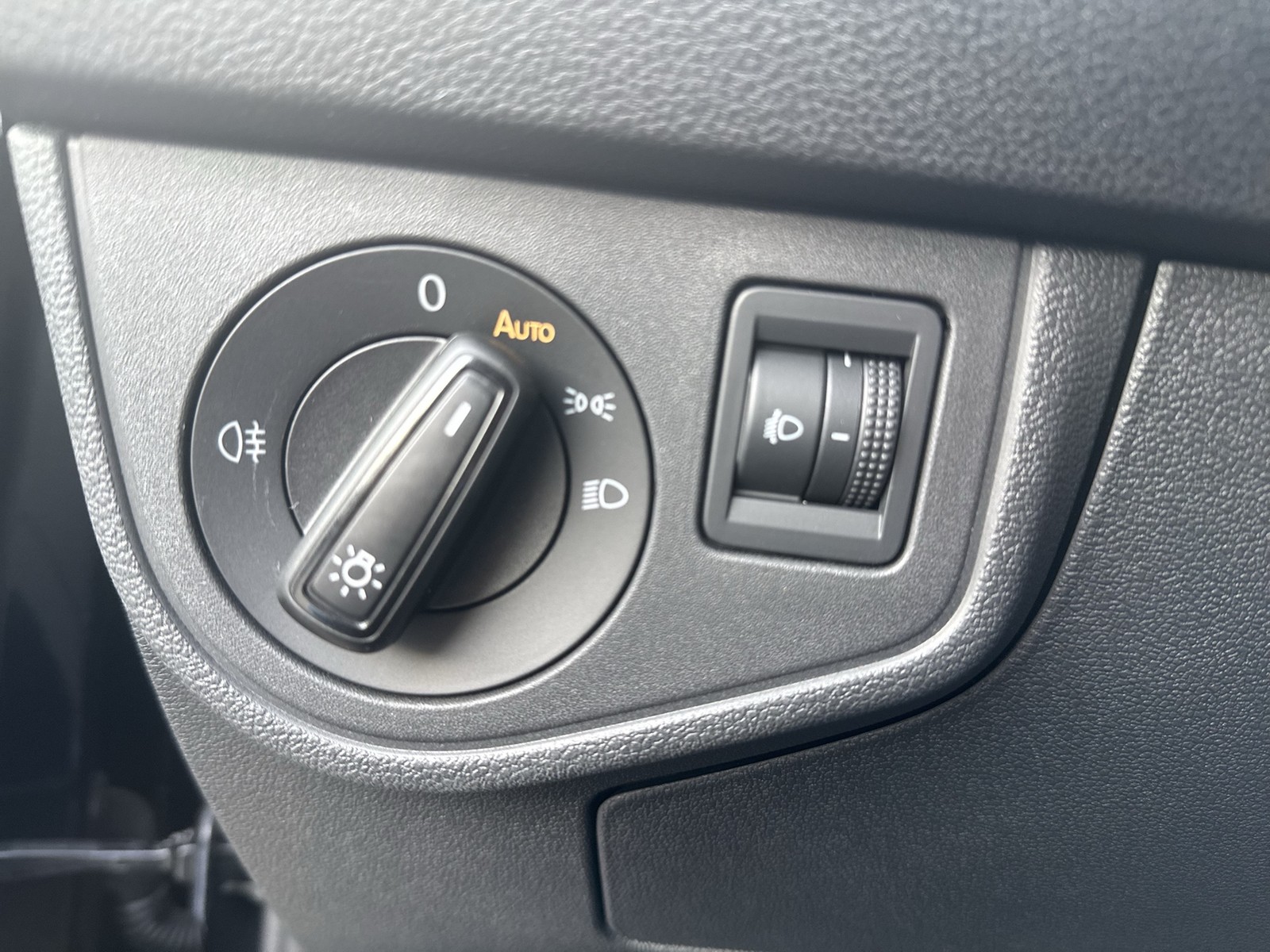 Volkswagen Taigo 1.5 LIFE NAVI LM17 CARPLAY SITZHEIZUNG