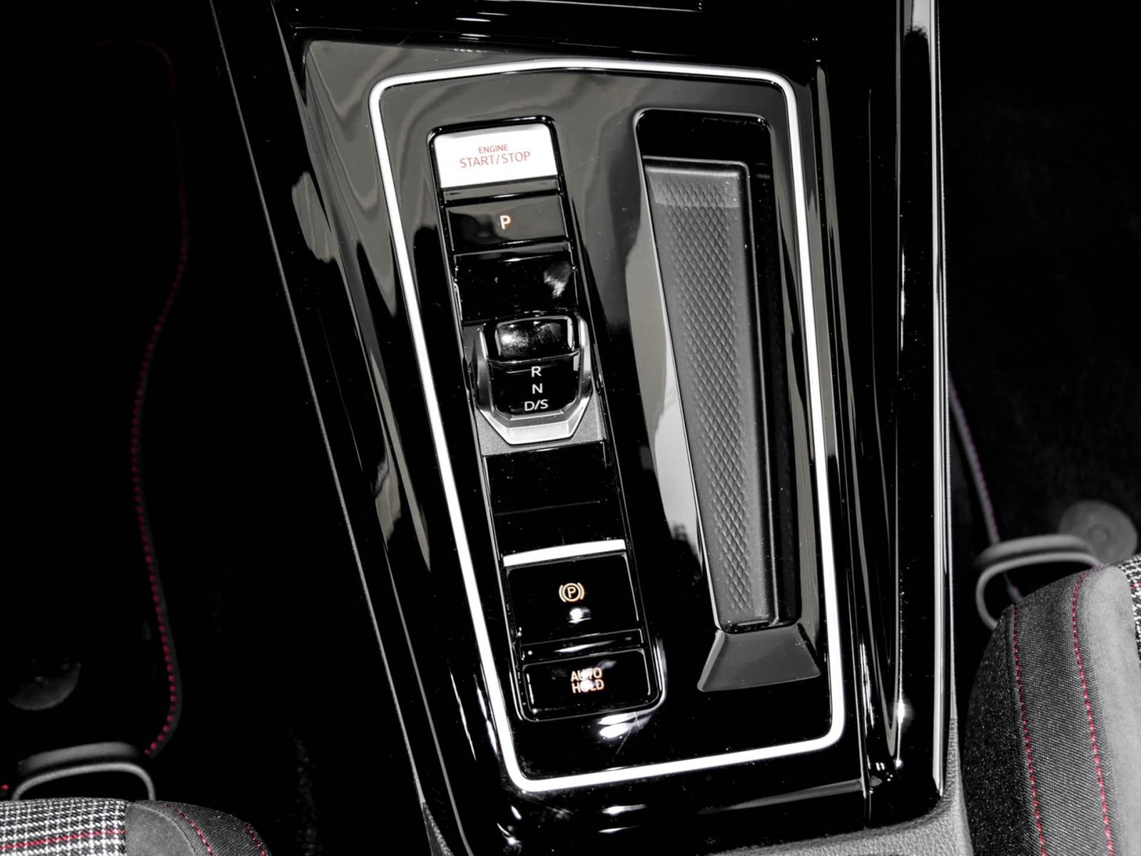 Volkswagen Golf VIII GTI CAM ACC LM19 NAVI CARPLAY