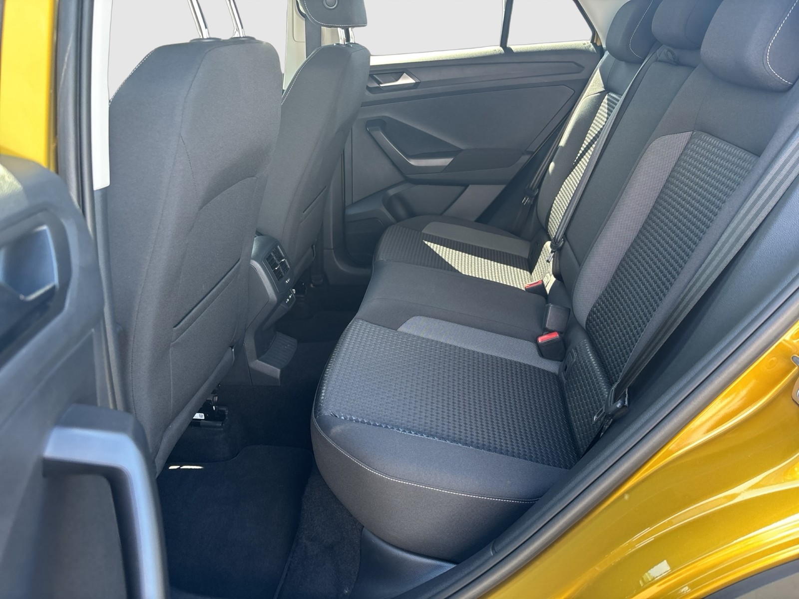 Volkswagen T-Roc 2.0 ACTIVE AHK ACC ALU17" eKLAPPE NAVI
