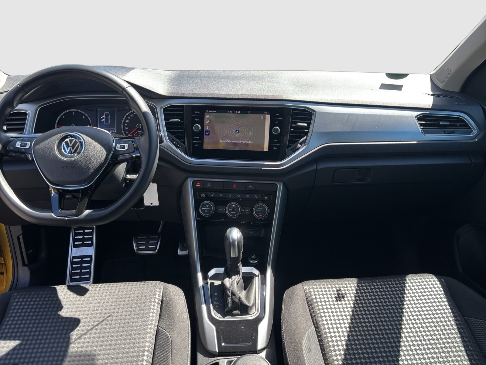 Volkswagen T-Roc 2.0 ACTIVE AHK ACC ALU17" eKLAPPE NAVI