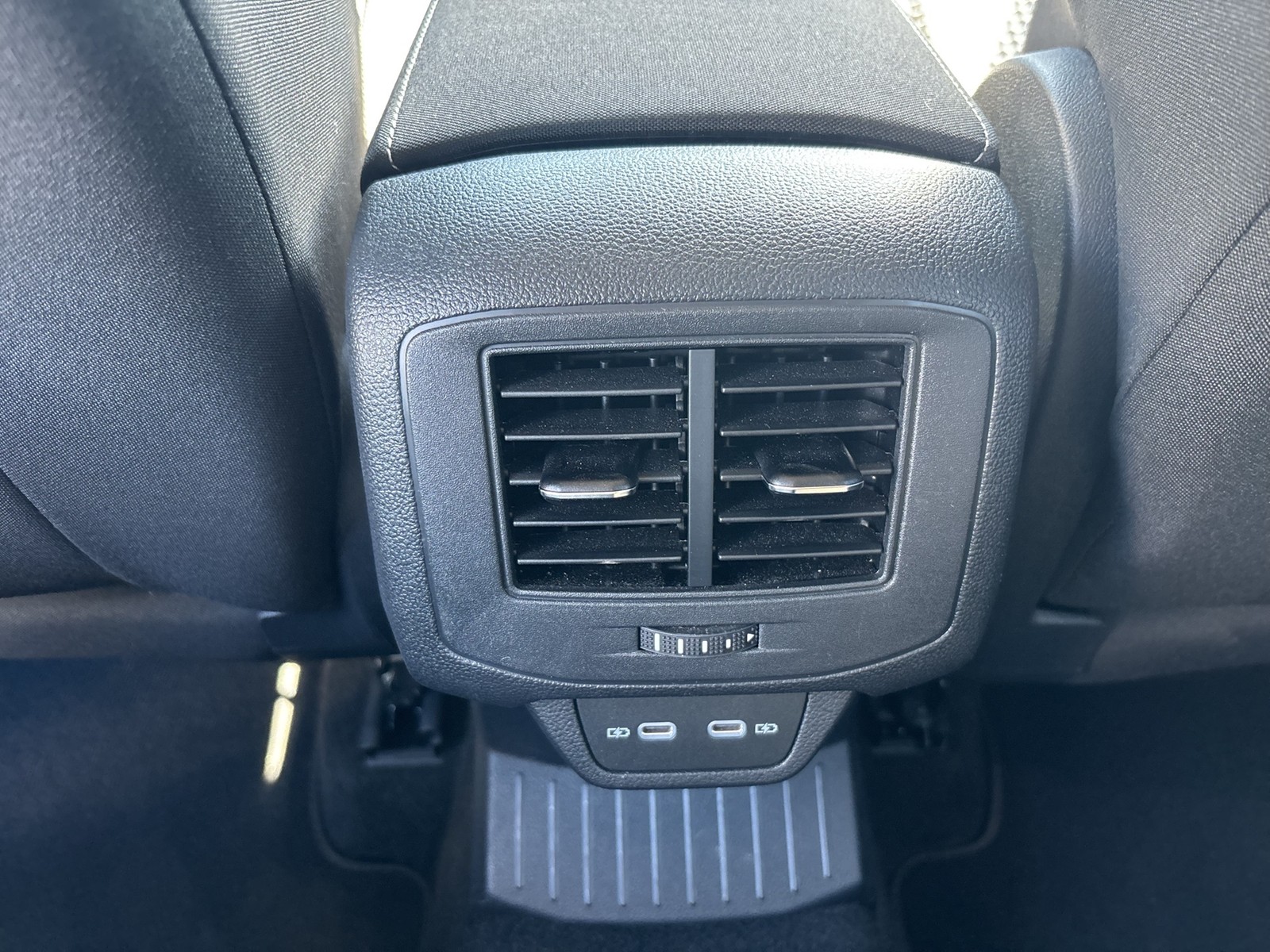 Volkswagen T-Roc 2.0 ACTIVE AHK ACC ALU17" eKLAPPE NAVI