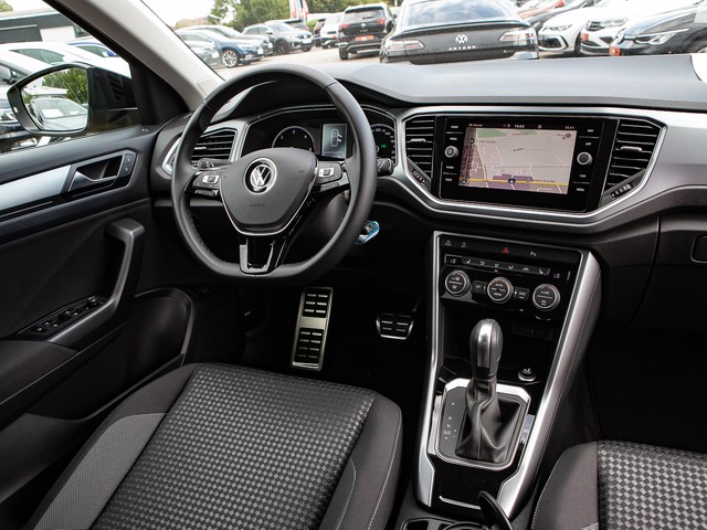 Volkswagen T-Roc 2.0 ACTIVE AHK ACC ALU17" eKLAPPE NAVI