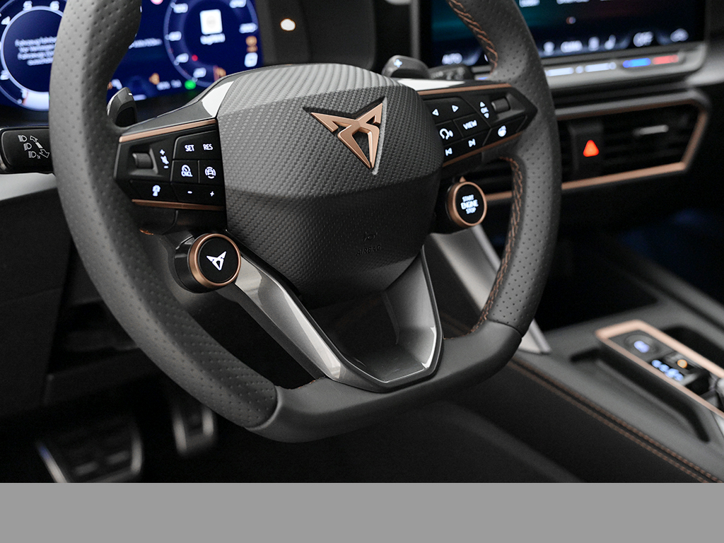 Cupra Leon HYBRID VZ NAVI SENNHEISER LM19 CAM LED