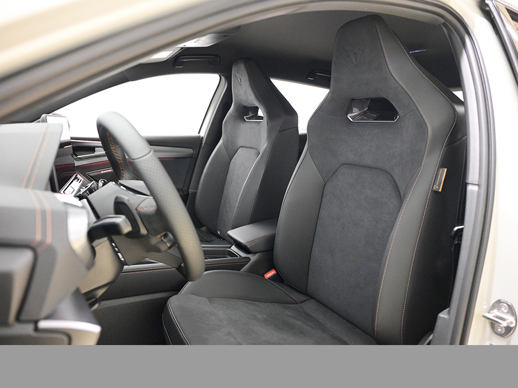 Cupra Leon HYBRID VZ NAVI SENNHEISER LM19 CAM LED