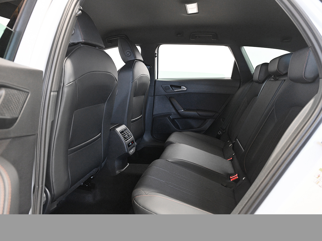 Cupra Leon ST HYBRID AHK CAM NAVI eKLAPPE LM18 KEYLESS