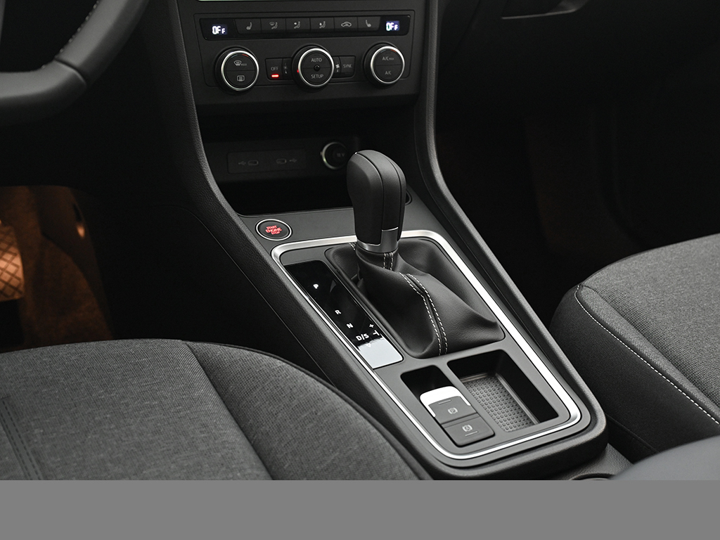 Seat Ateca 1.5 ROAD EDITION DSG AHK CAM eKLAPPE NAVI