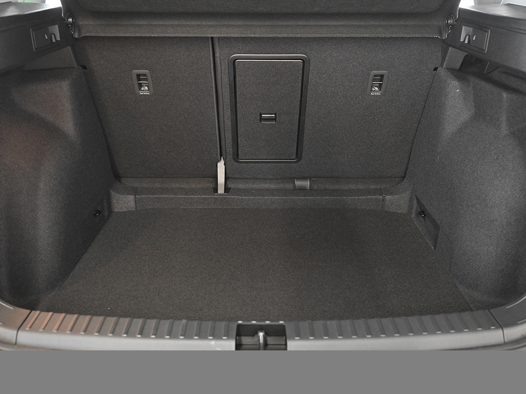 Seat Ateca 1.5 ROAD EDITION DSG AHK CAM NAVI LM17