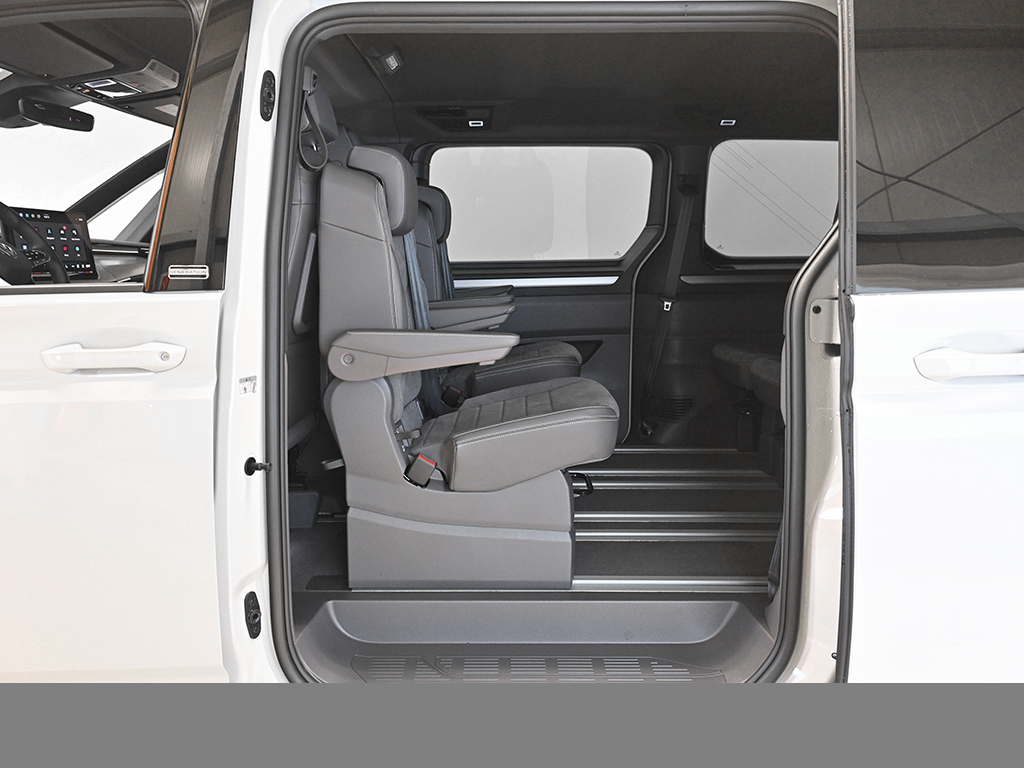 Volkswagen T7 Multivan 2.0 TSI GENERATION DSG LÜ AHK 360CAM