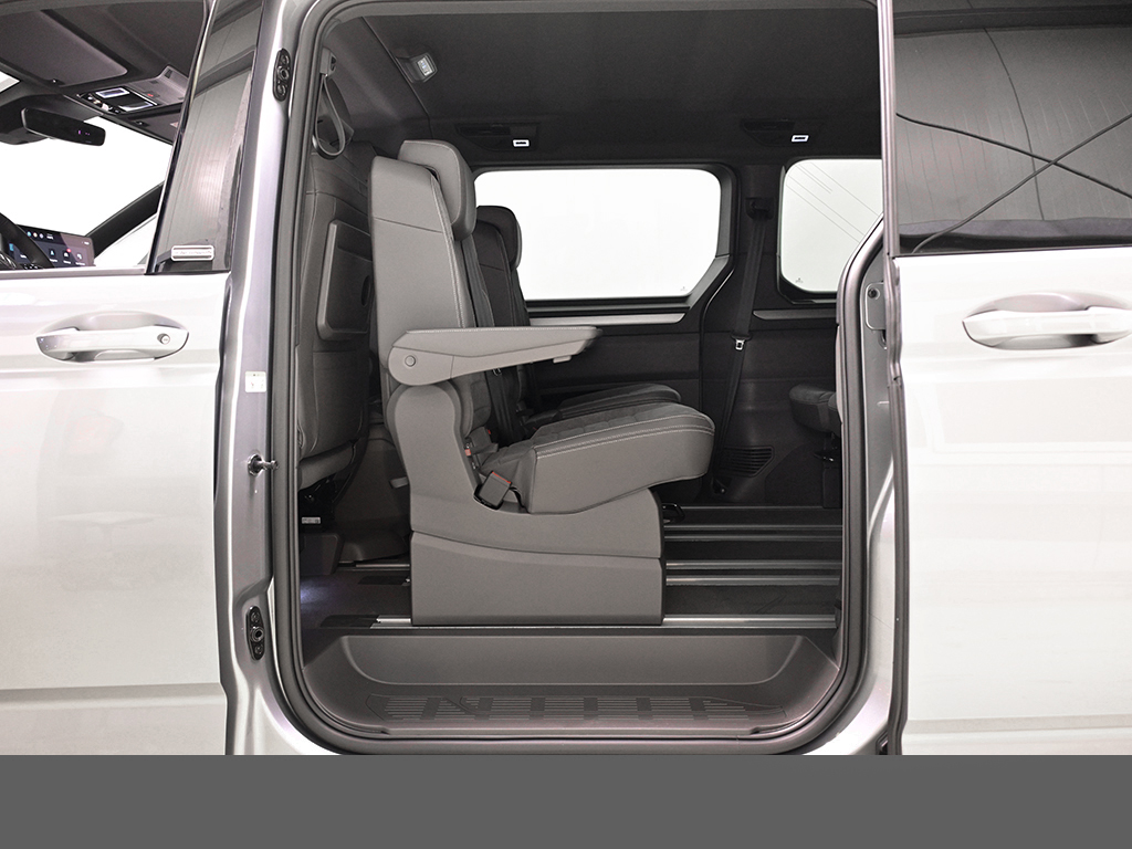 Volkswagen T7 Multivan 2.0 TDI GENERATION DSG LÜ AHK eKLAPPE