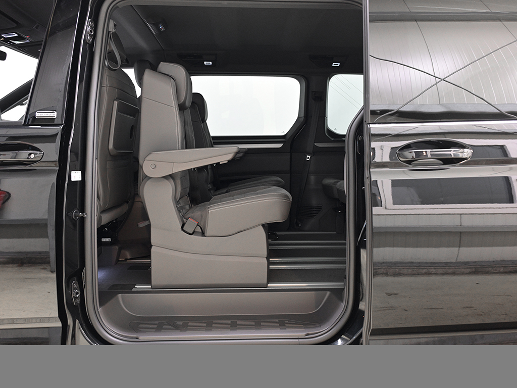 Volkswagen T7 Multivan 2.0 TSI GENERATION DSG KÜ AHK 360CAM