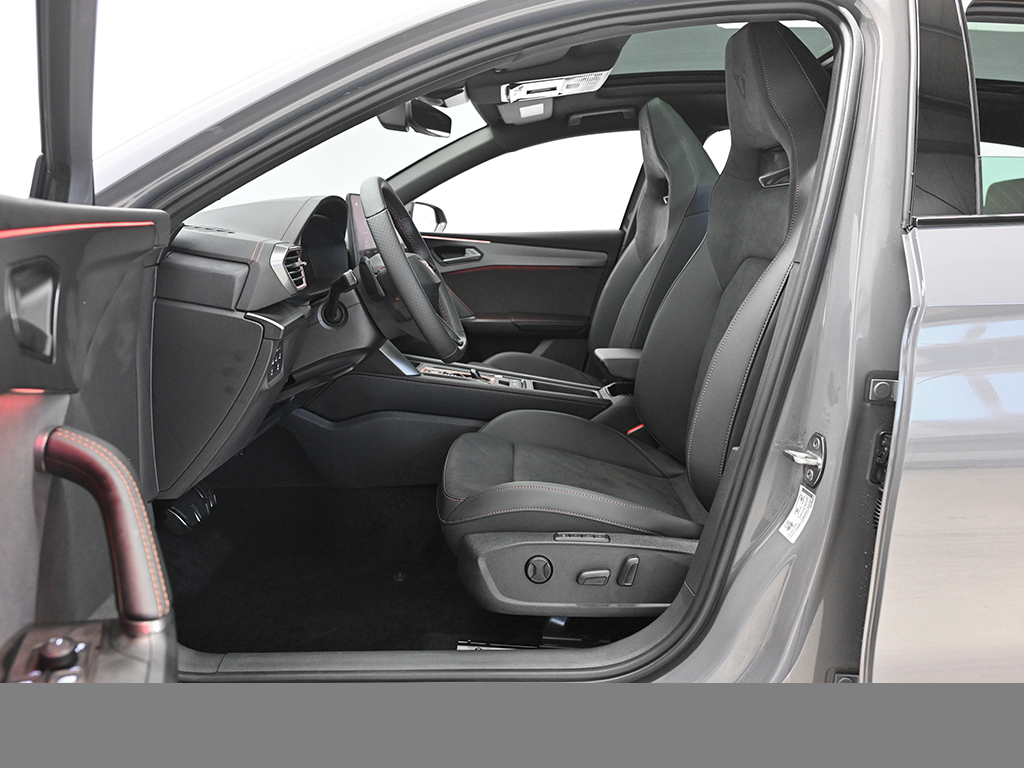Cupra Leon ST HYBRID VZ BLACK EDITION PANO MATRIXLED