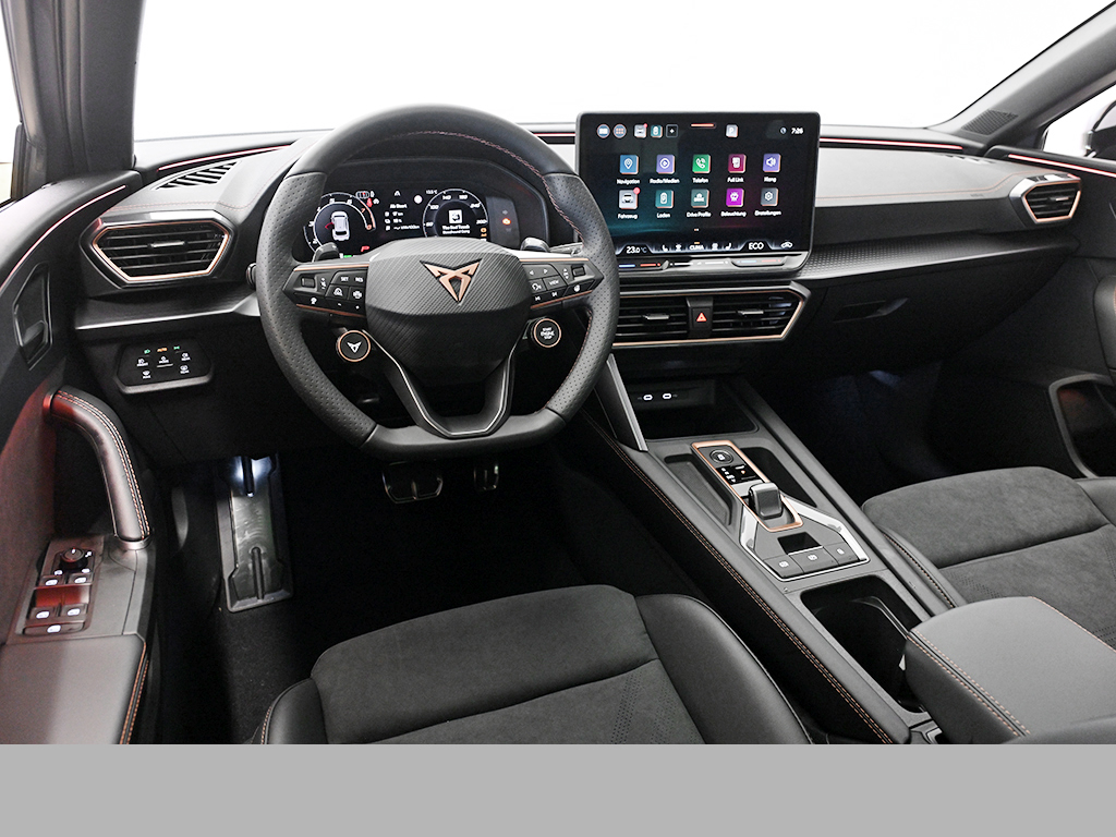 Cupra Leon ST HYBRID VZ BLACK EDITION PANO MATRIXLED