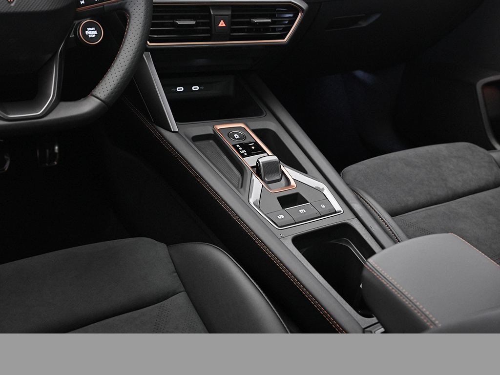 Cupra Leon ST HYBRID VZ BLACK EDITION PANO MATRIXLED