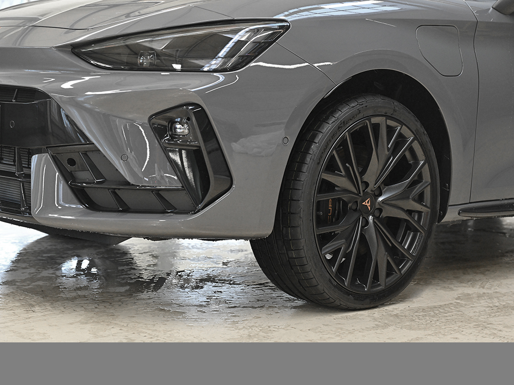 Cupra Leon ST HYBRID VZ BLACK EDITION PANO MATRIXLED