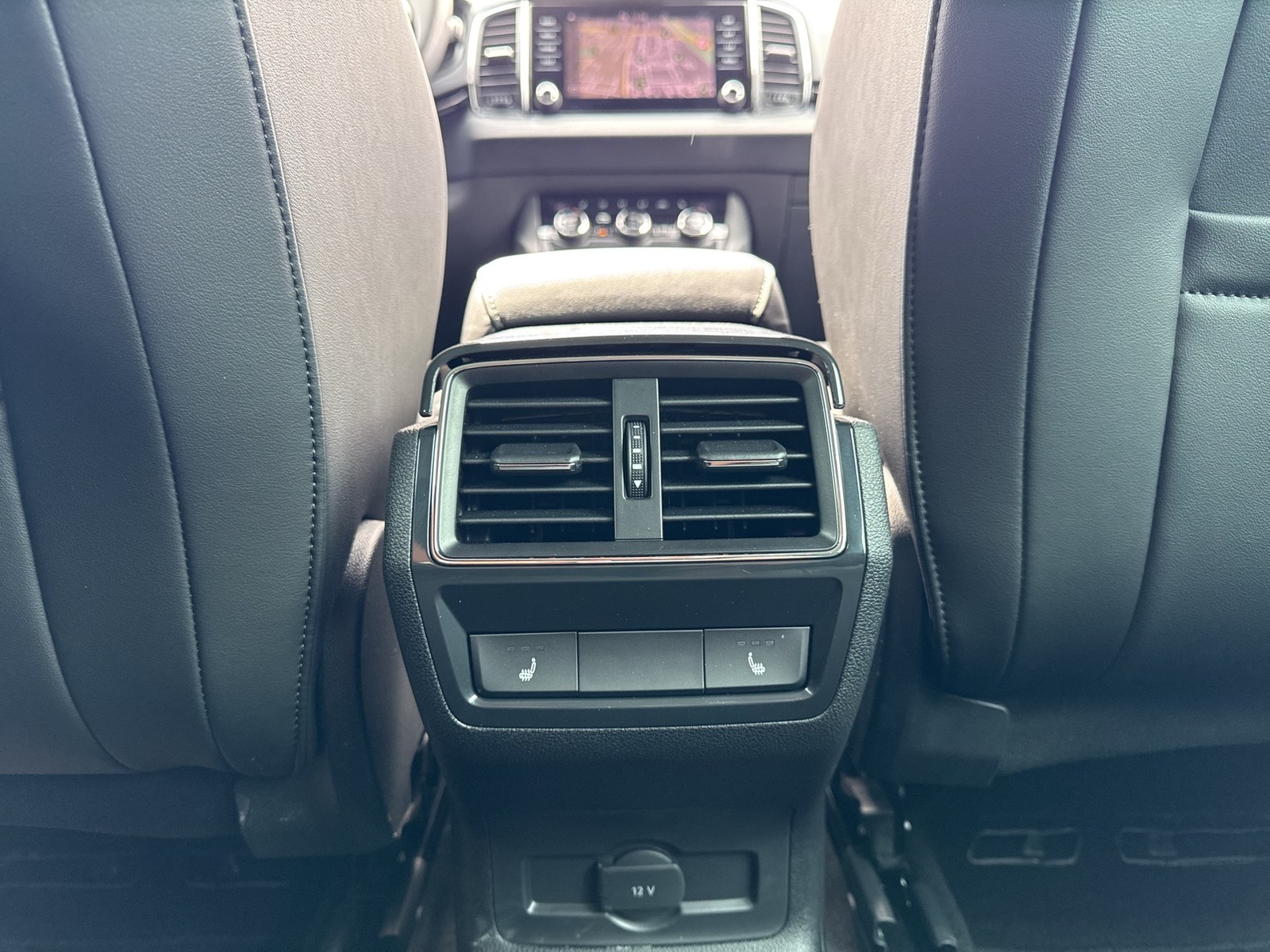 Skoda Karoq 1.5 TOUR AHK 360°CAM MATRIX E-KLAPPE NAVI