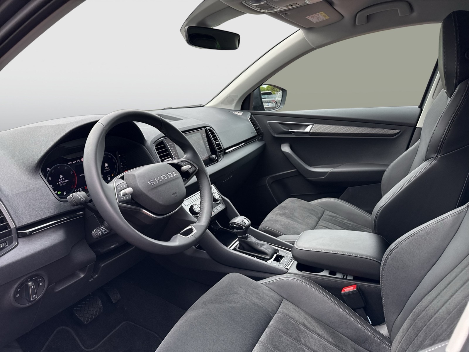 Skoda Karoq 1.5 TOUR AHK 360°CAM MATRIX E-KLAPPE NAVI