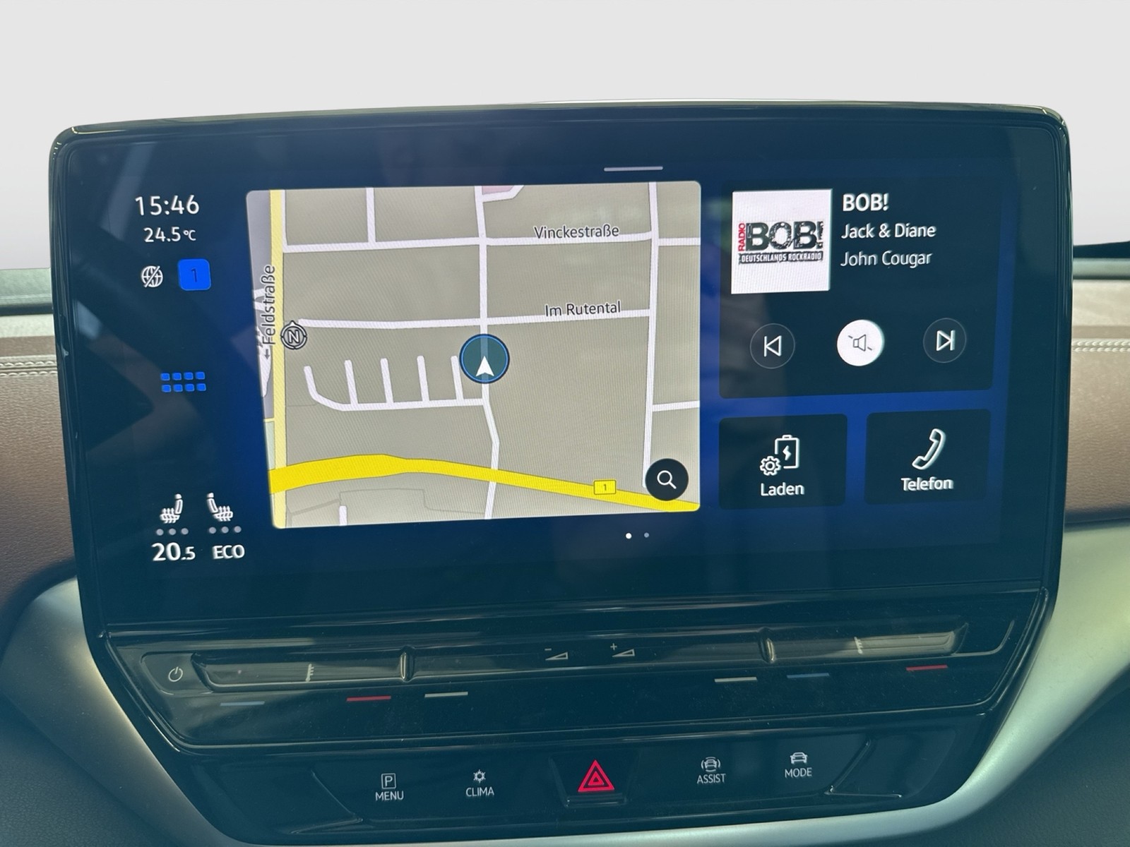 Volkswagen ID.5 PRO WÄRMEPUMPE AHK CAM ACC LM19 NAVI SITZHZ