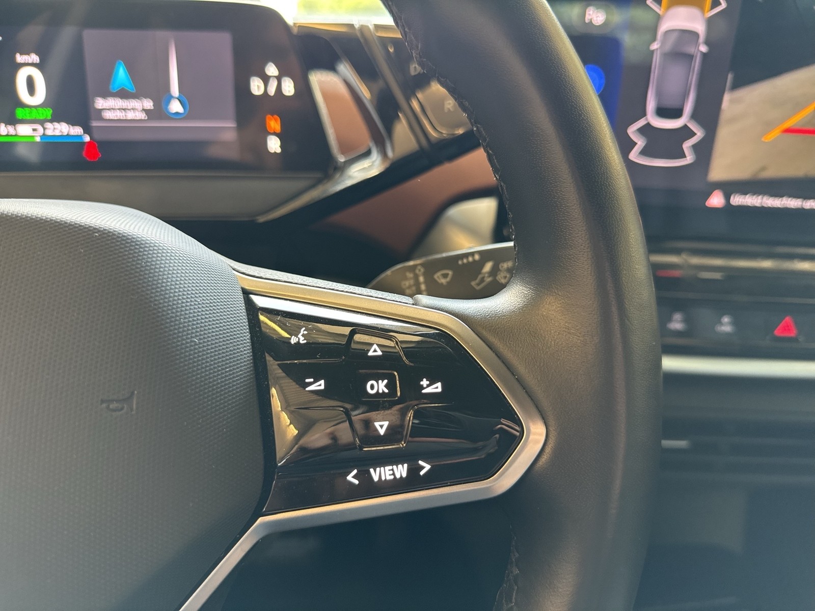 Volkswagen ID.5 PRO WÄRMEPUMPE AHK CAM ACC LM19 NAVI SITZHZ