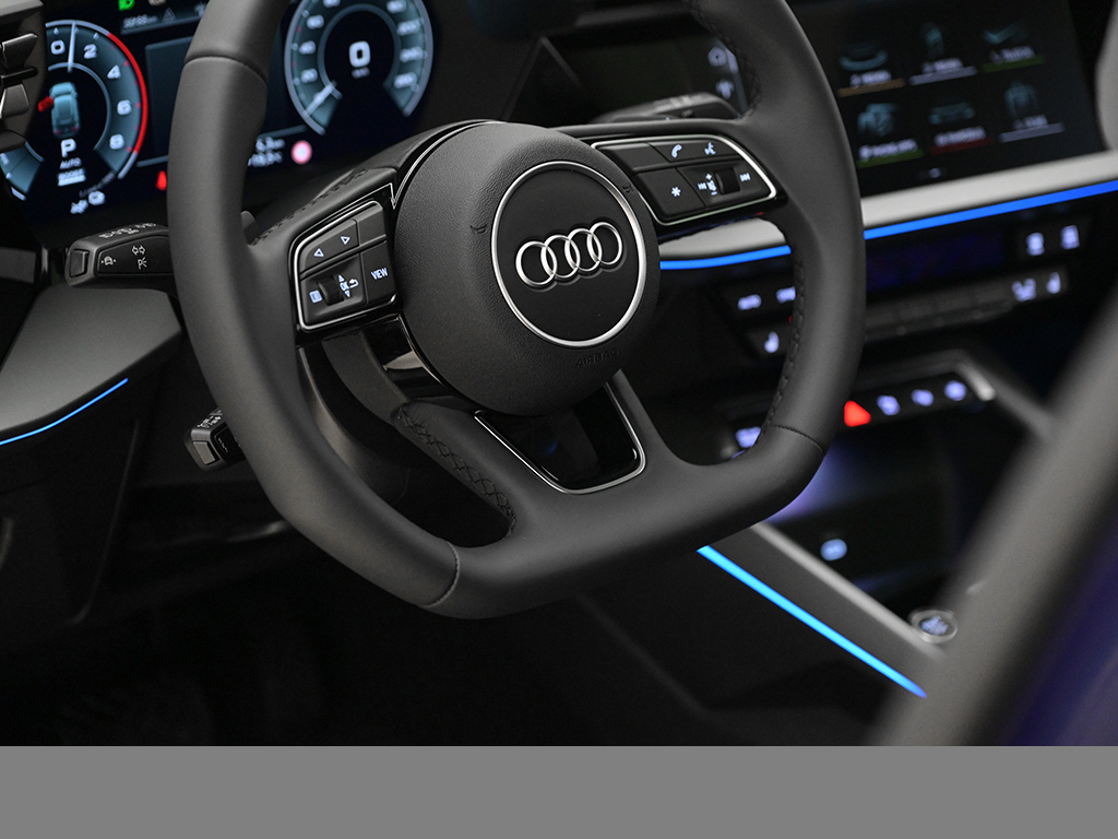 Audi A3 Sportback S line TFSIe S tronic PANO LM18