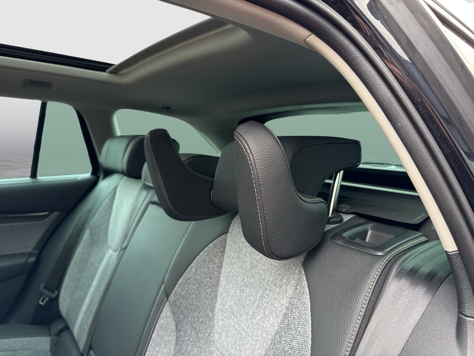 Skoda Octavia Combi 2.0 TOUR PANO CANTON AHK 360°CAM
