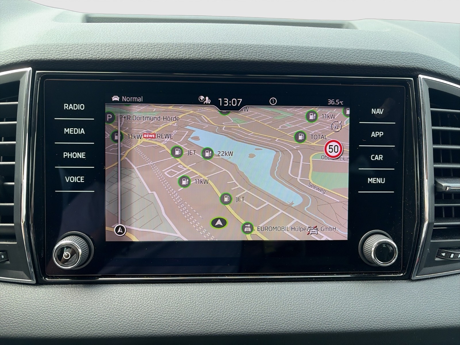 Skoda Karoq 2.0 TOUR STANDHZ. AHK CAM ACC MATRIX NAVI