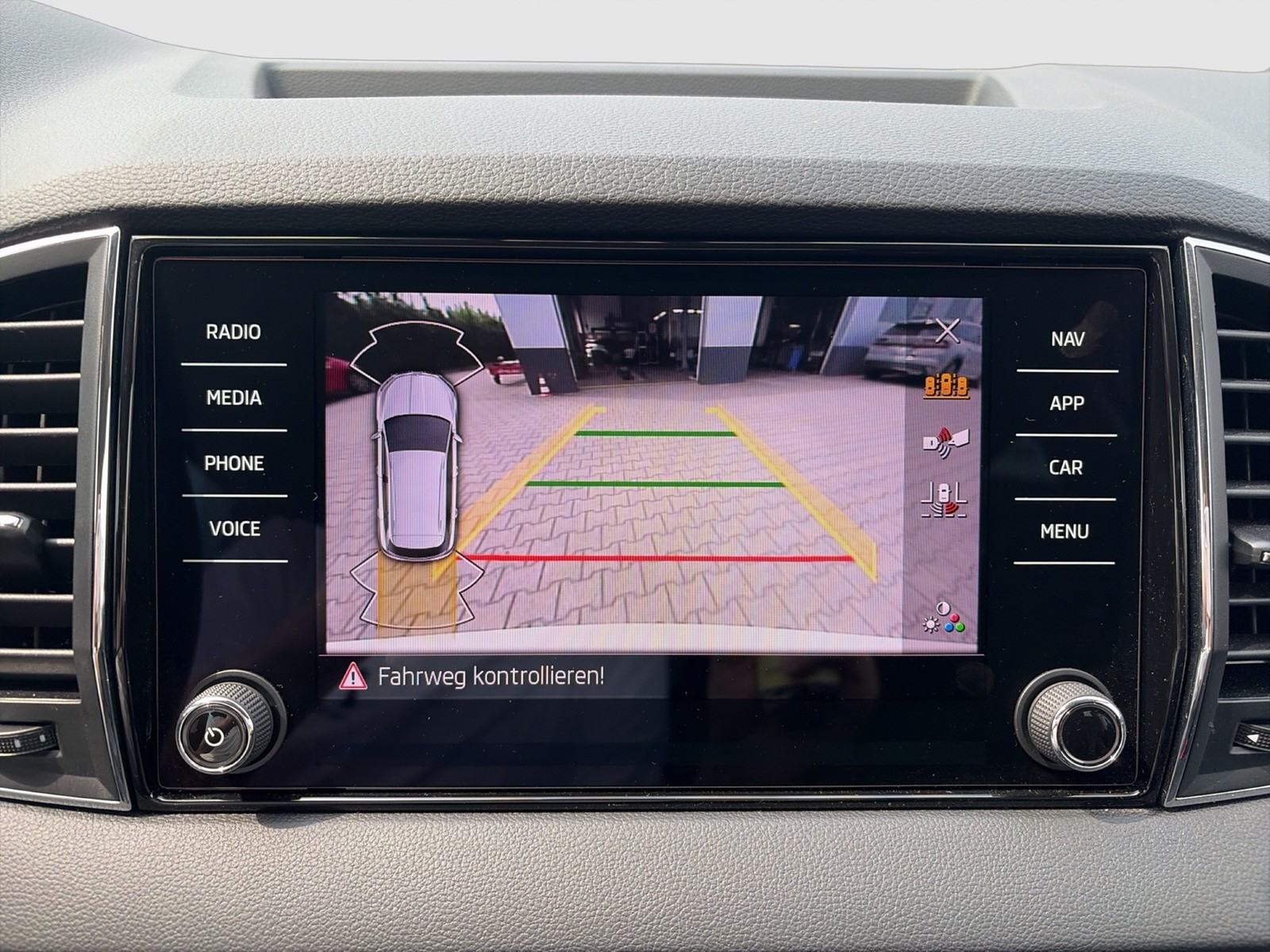 Skoda Karoq 2.0 TOUR STANDHZ. AHK CAM ACC MATRIX NAVI