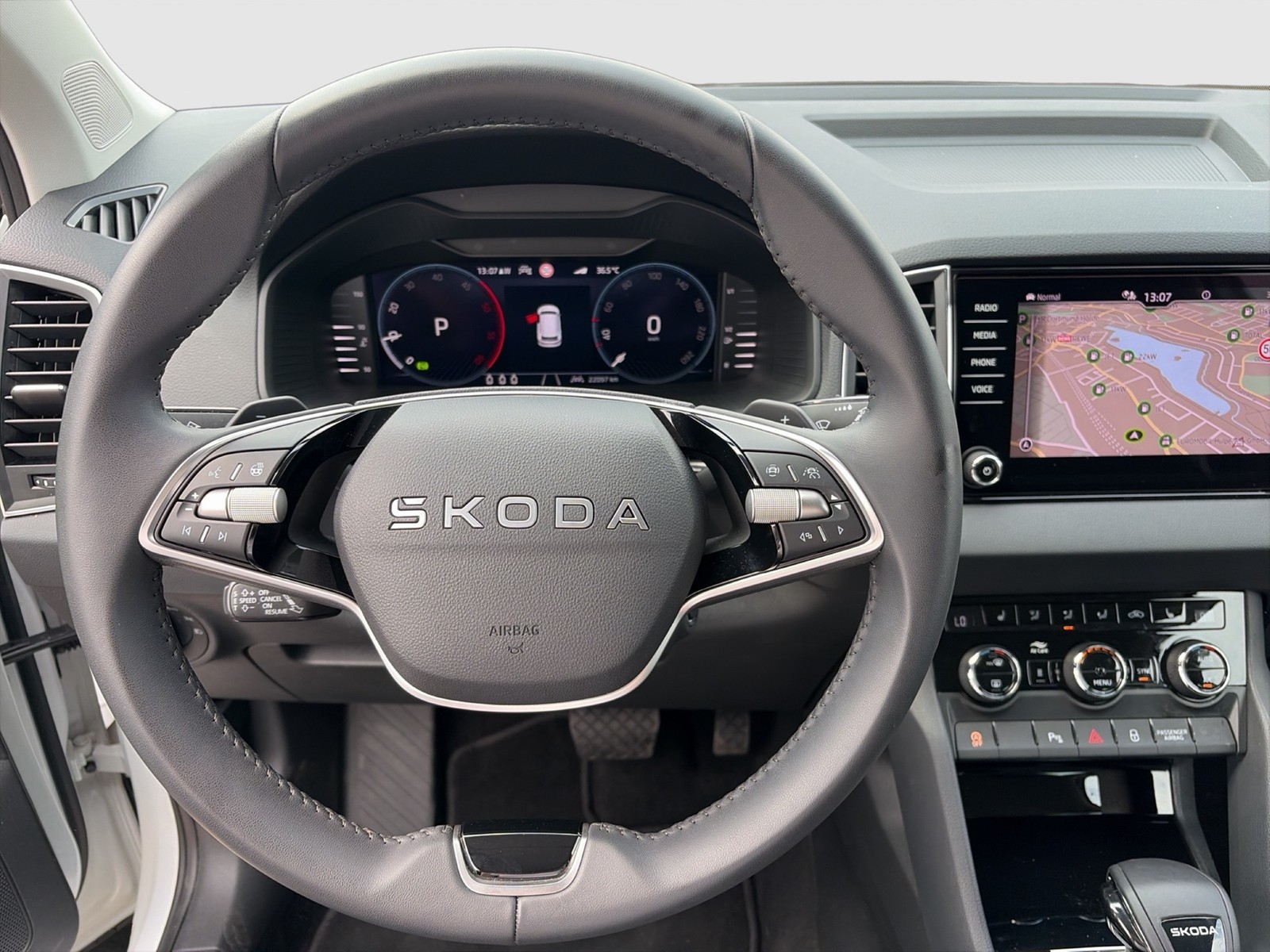 Skoda Karoq 2.0 TOUR STANDHZ. AHK CAM ACC MATRIX NAVI