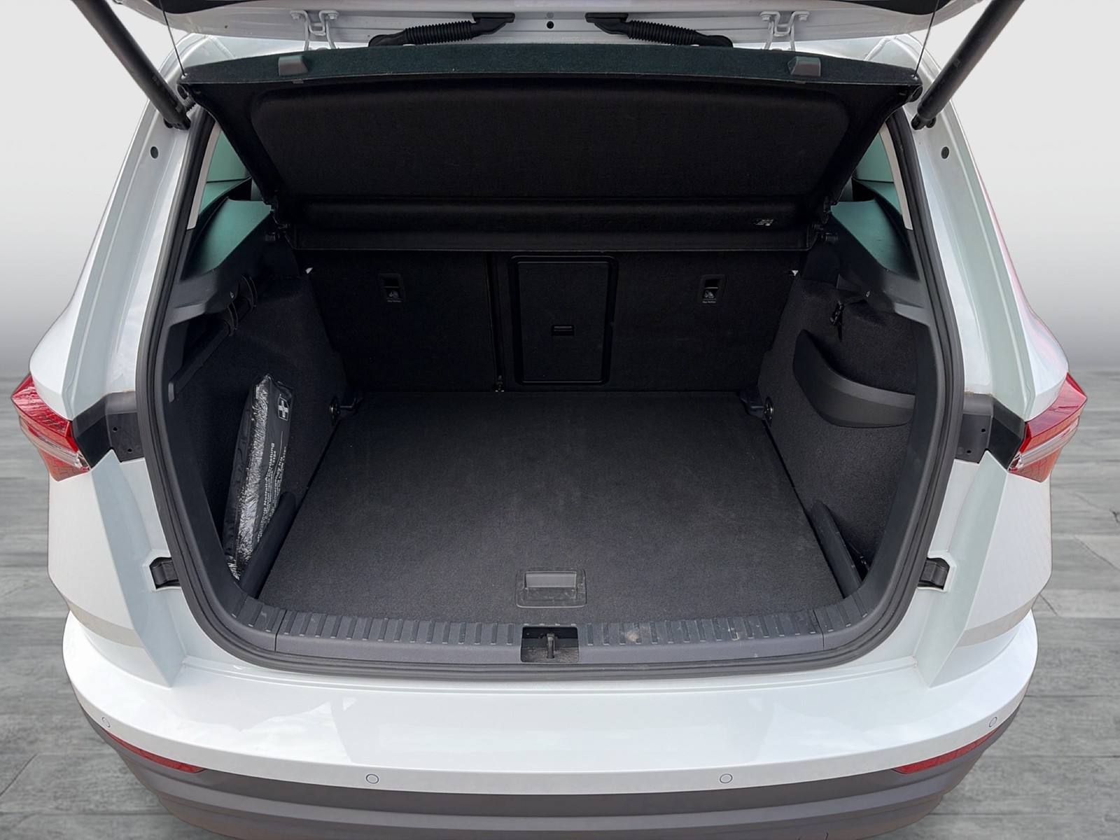 Skoda Karoq 2.0 TOUR STANDHZ. AHK CAM ACC MATRIX NAVI
