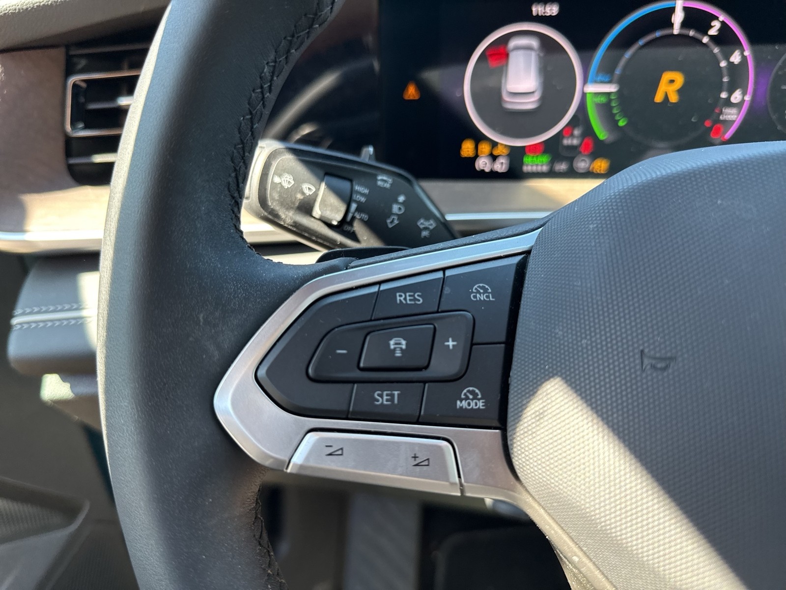 Volkswagen Tayron 1.5 HYBRID ELEGANCE 360°CAM ACC LM18 NAVI