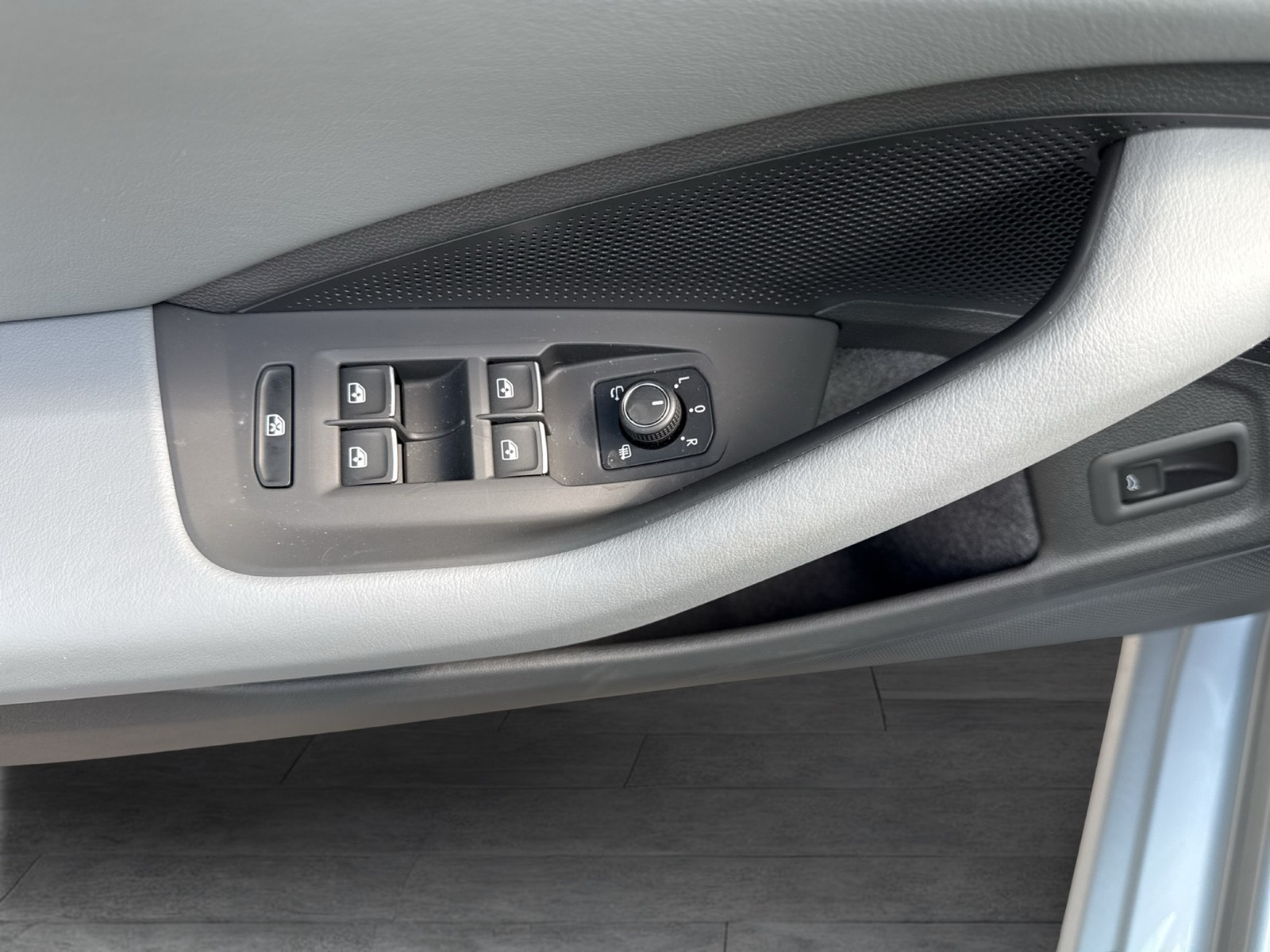 Volkswagen Passat Variant 2.0 BUSINESS AHK CAM ACC NAVI