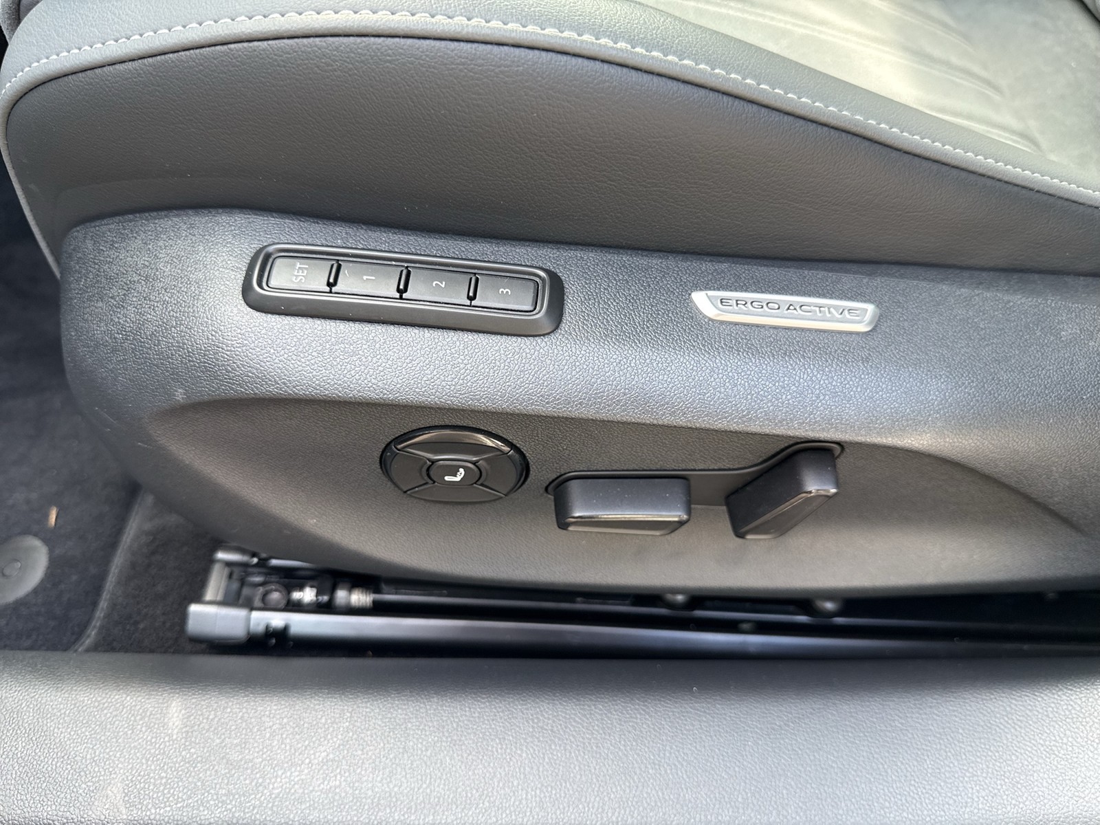 Volkswagen Passat Variant 2.0 BUSINESS AHK CAM ACC NAVI