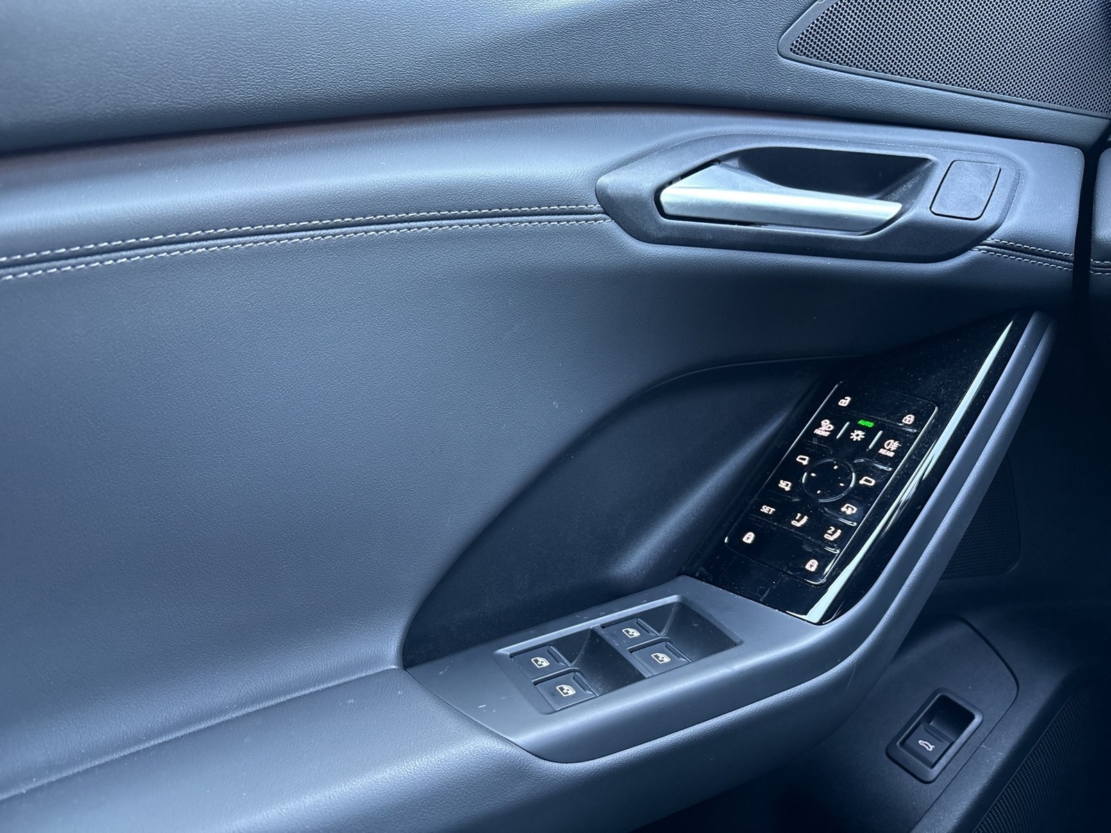 Audi SQ6 e-tron quattro WÄRMEPUMPE AHK 360°CAM LM20