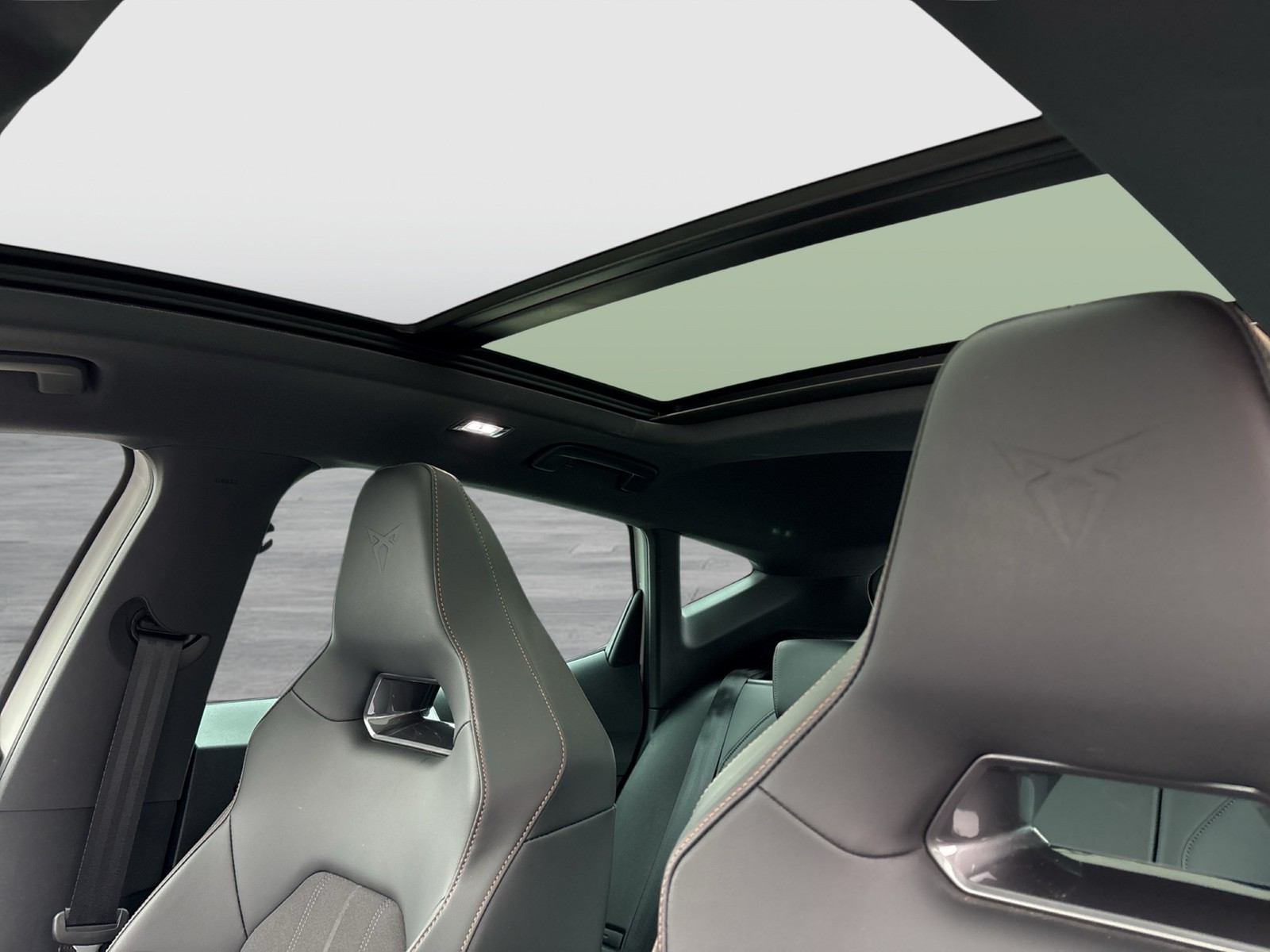 Cupra Formentor 1.4 HYBRID VZ PANO CAM LM19 E-KLAPPE