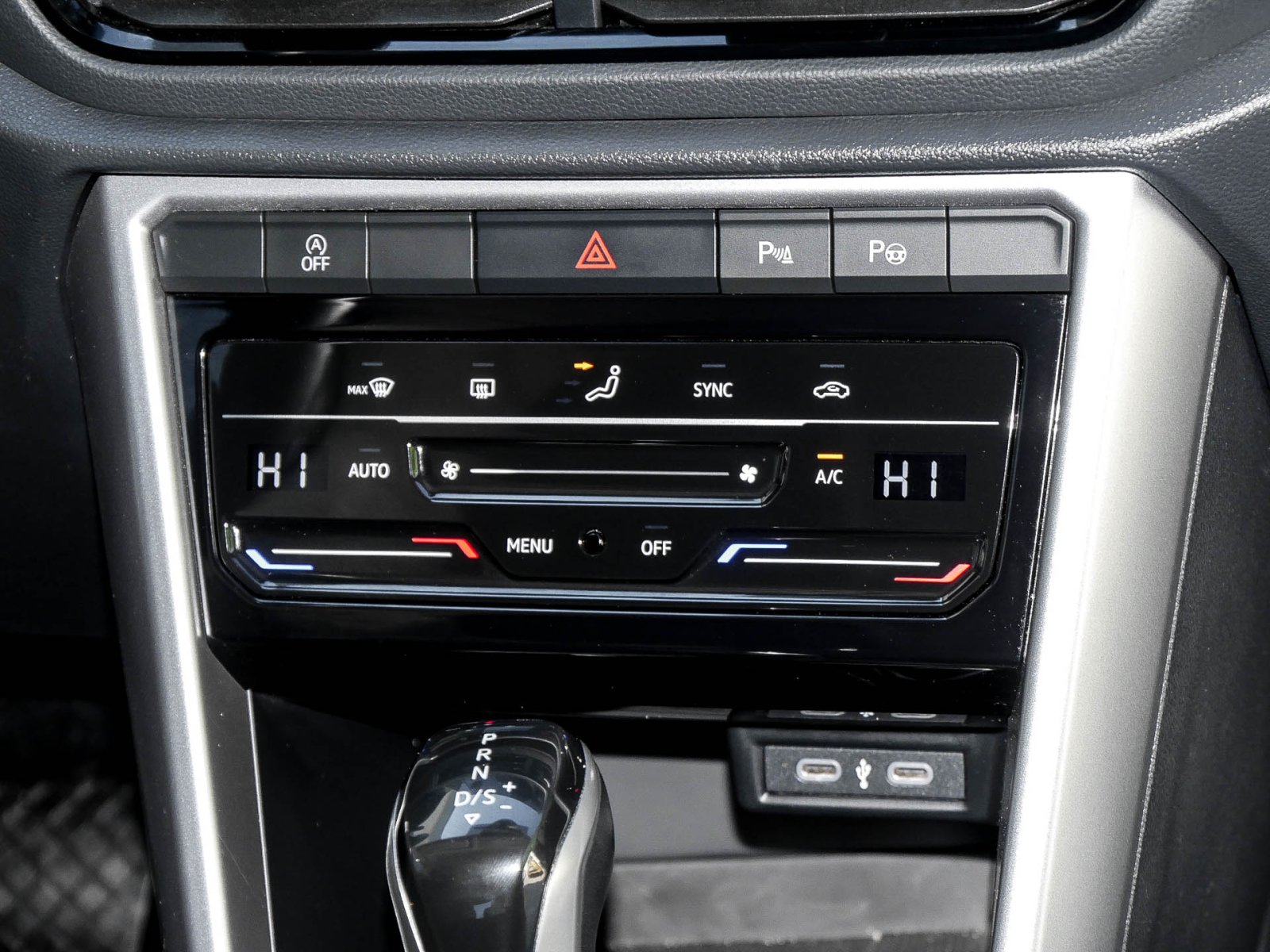 Volkswagen T-Roc 1.5 LIFE ACC LM17 SITZHZ CARPLAY/ANDROIDA.