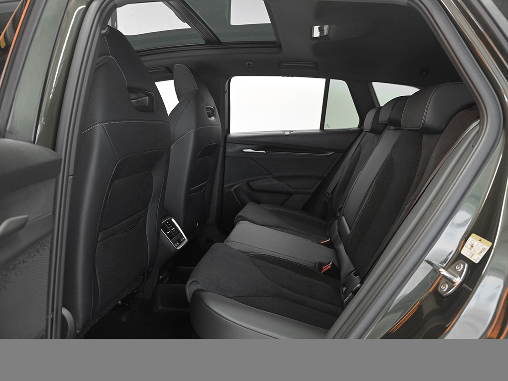 Skoda Enyaq 85 SPORTLINE AHK PANO MATRIXLED HEADUP