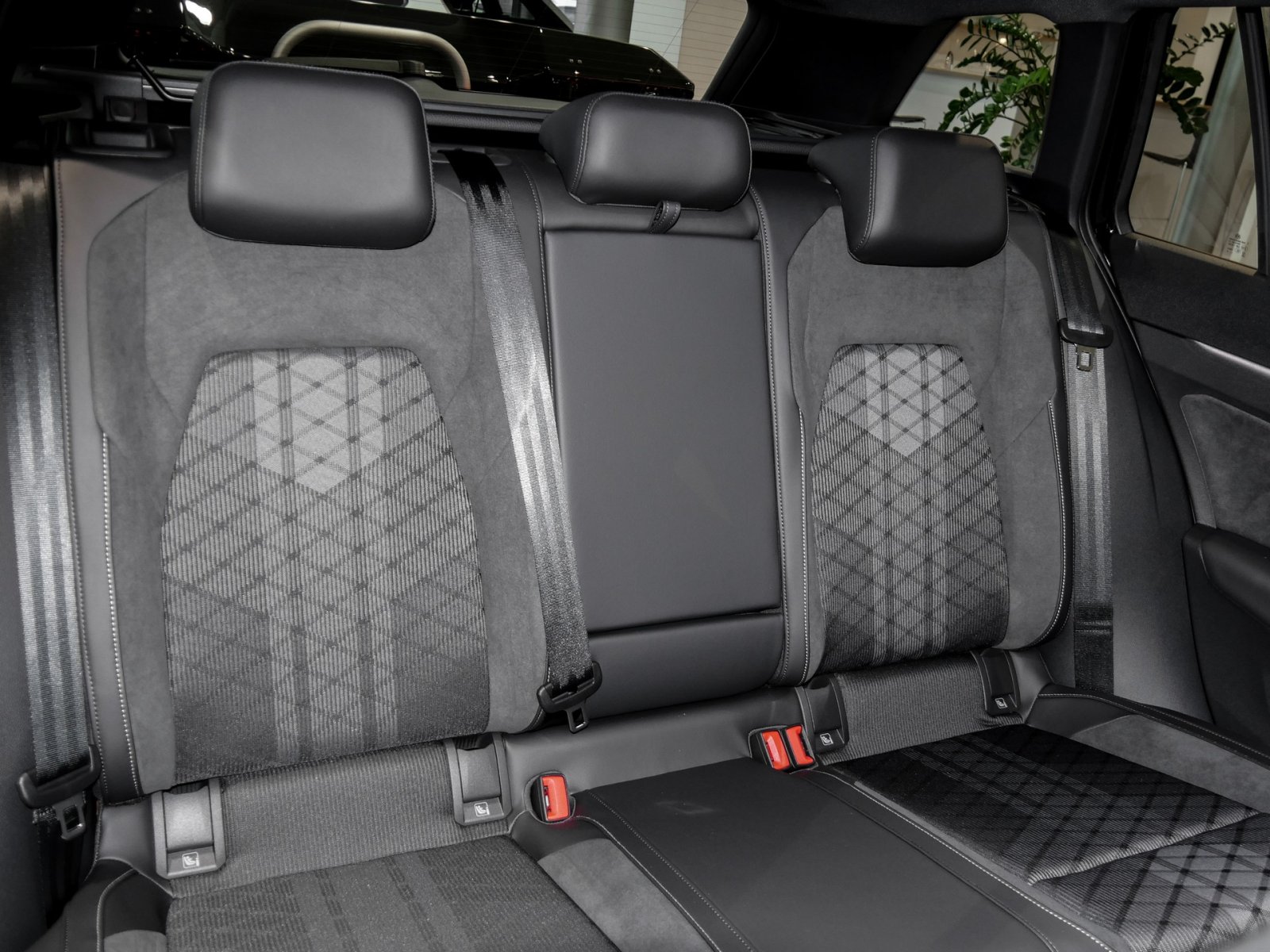 Volkswagen Golf Variant 1,5 l eTSI R-LINE BLACKSTYLE AHK MATRIXLED ACC