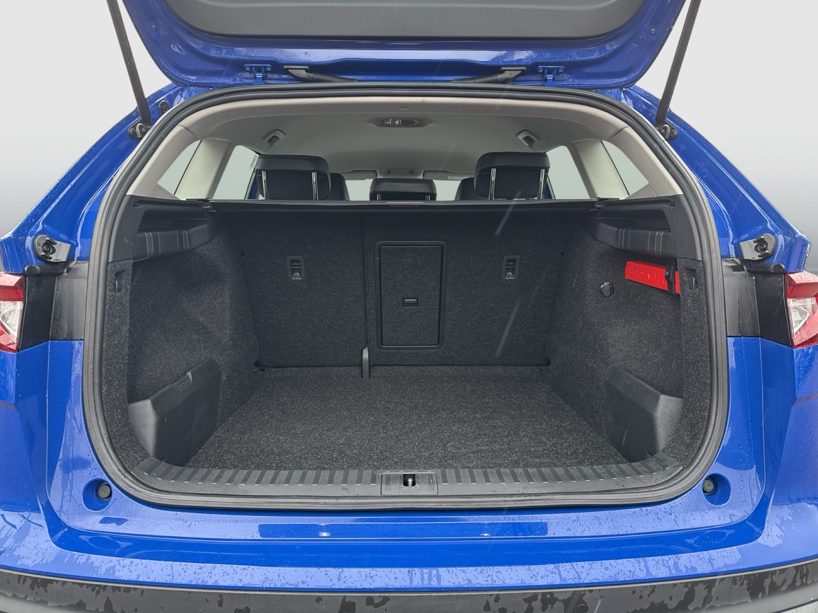 Skoda Enyaq 50 LOFT CAM LM19 NAVI LED KEYLESS-GO KLIMA