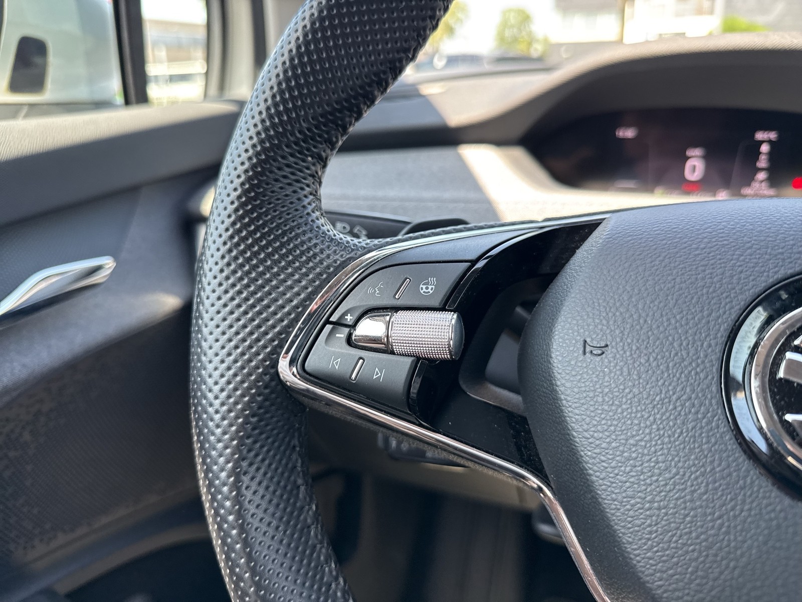 Skoda Enyaq 60 LOFT CAM ACC LM19 E-KLAPPE NAVI SITZHZ.
