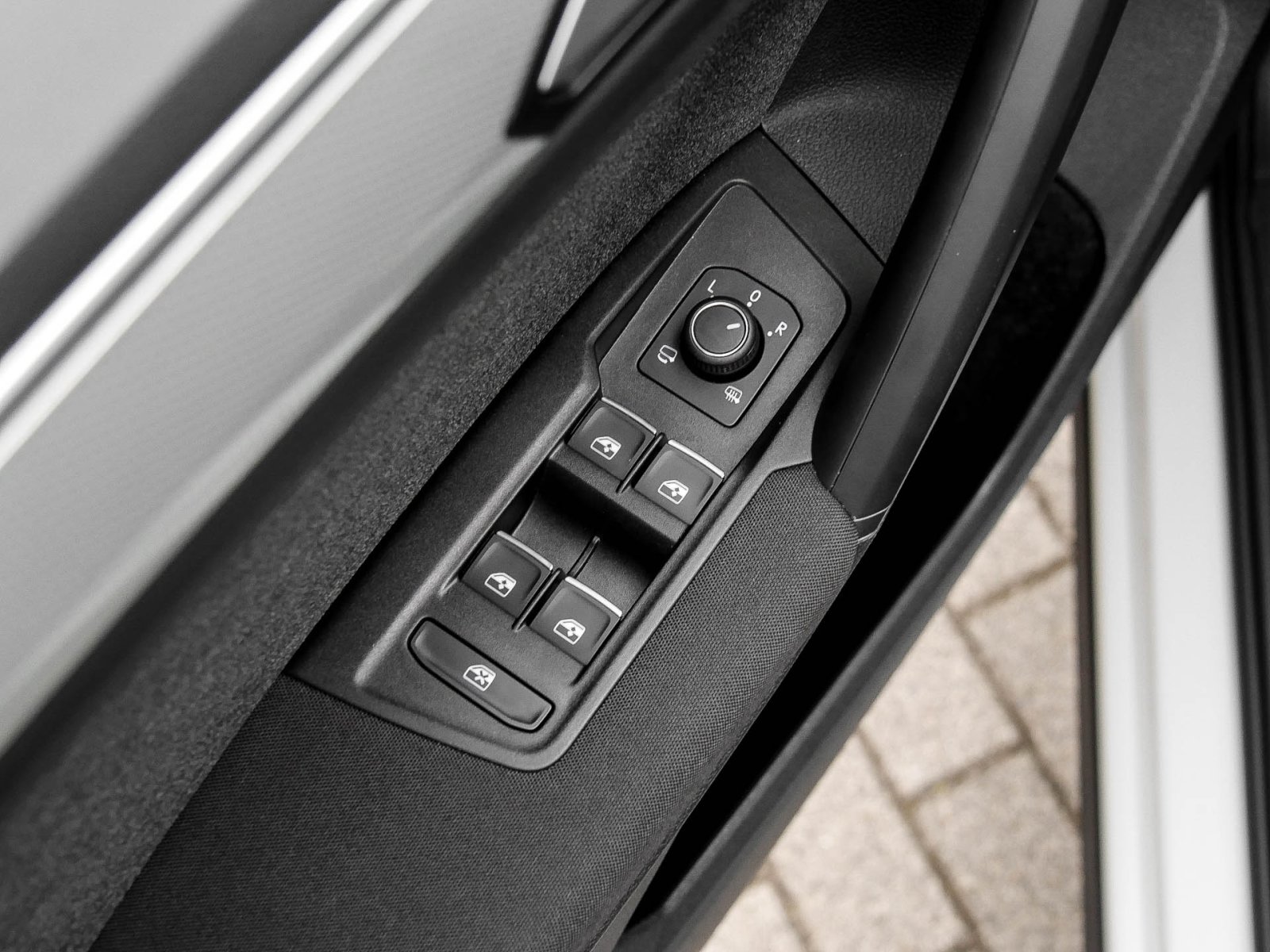 Volkswagen Tiguan 2.0 MOVE AHK CAM ACC LM18 NAVI SITZHEIZUNG